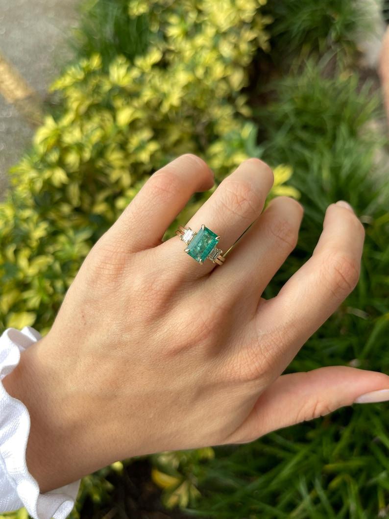 3.75tcw 14K Emerald & Diamond 2-in-1 Three-Stone Convertible Solitaire Ring For Sale 1