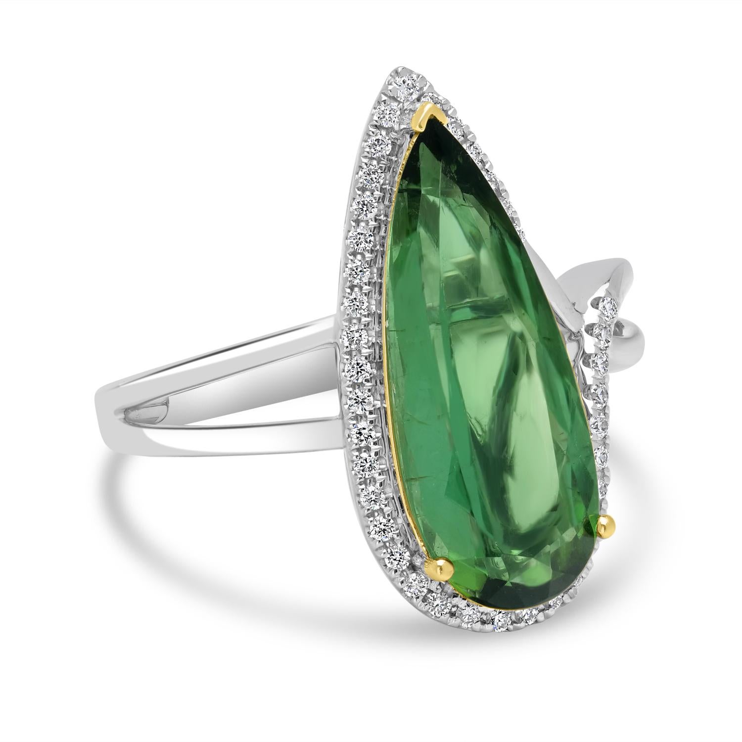 3.76 carat Green Tourmaline and Diamond Cocktail Ring In New Condition For Sale In New York, NY