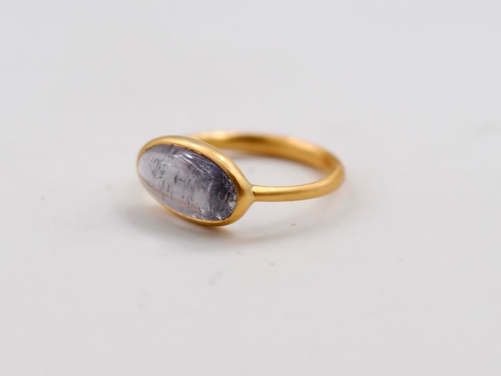 3,76 Karat Grauer Turmalin Oval Cabochon 22 Karat Gold Handgefertigter Cluster Ring 5