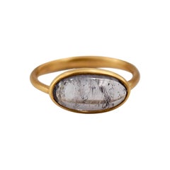 3,76 Karat Grauer Turmalin Oval Cabochon 22 Karat Gold Handgefertigter Cluster Ring