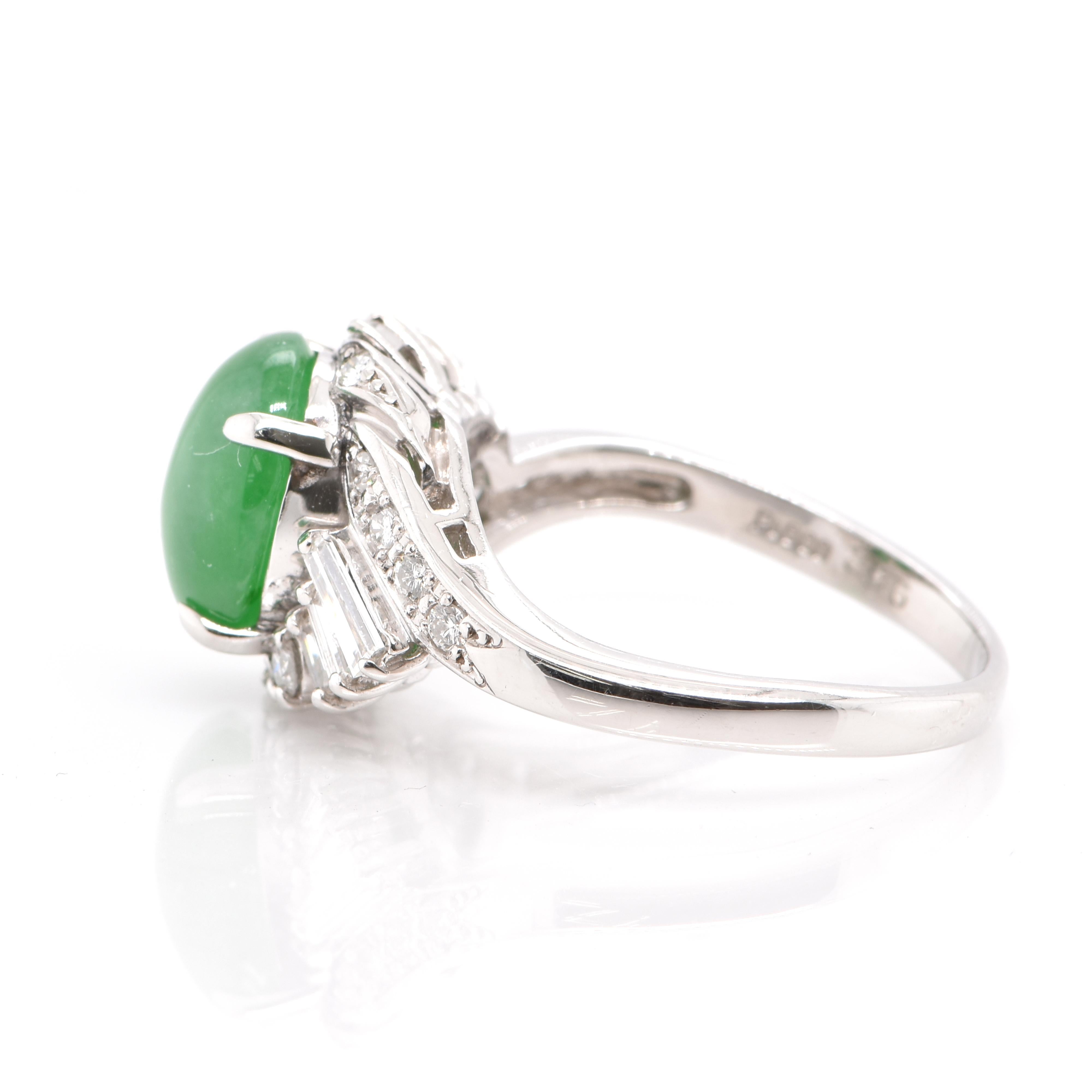 3.76 Carat Natural Jadeite and Diamond Ring Set in Platinum In Excellent Condition For Sale In Tokyo, JP