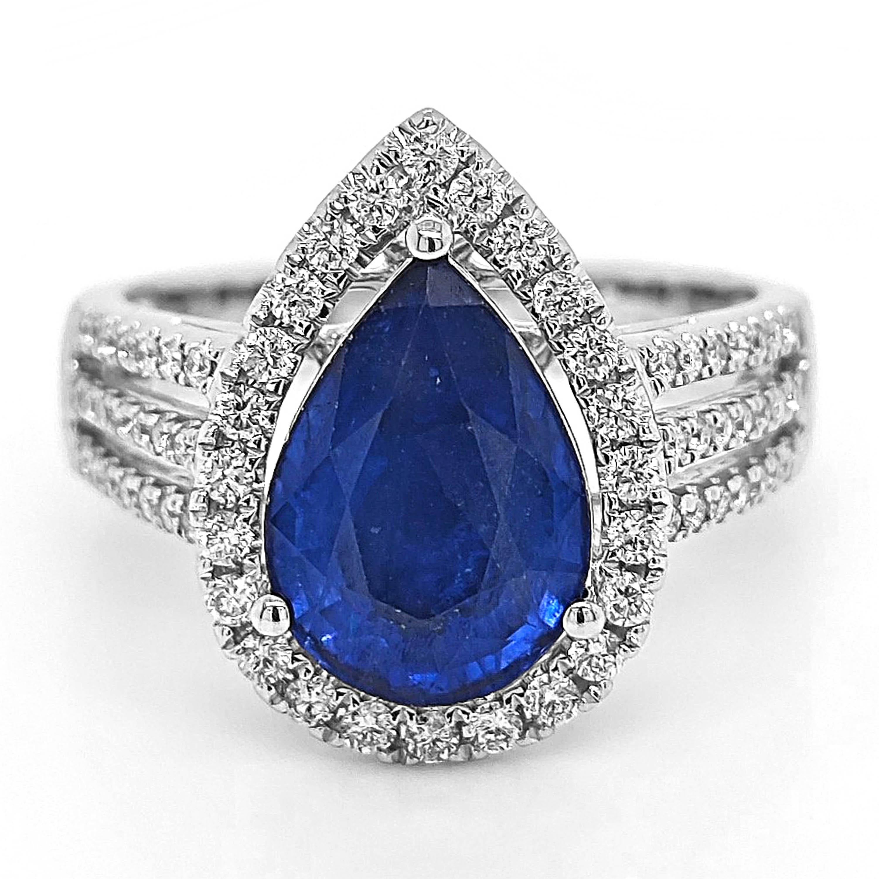 3.76 Carat Sapphire and White Diamond White Gold Ring In New Condition For Sale In New York, NY