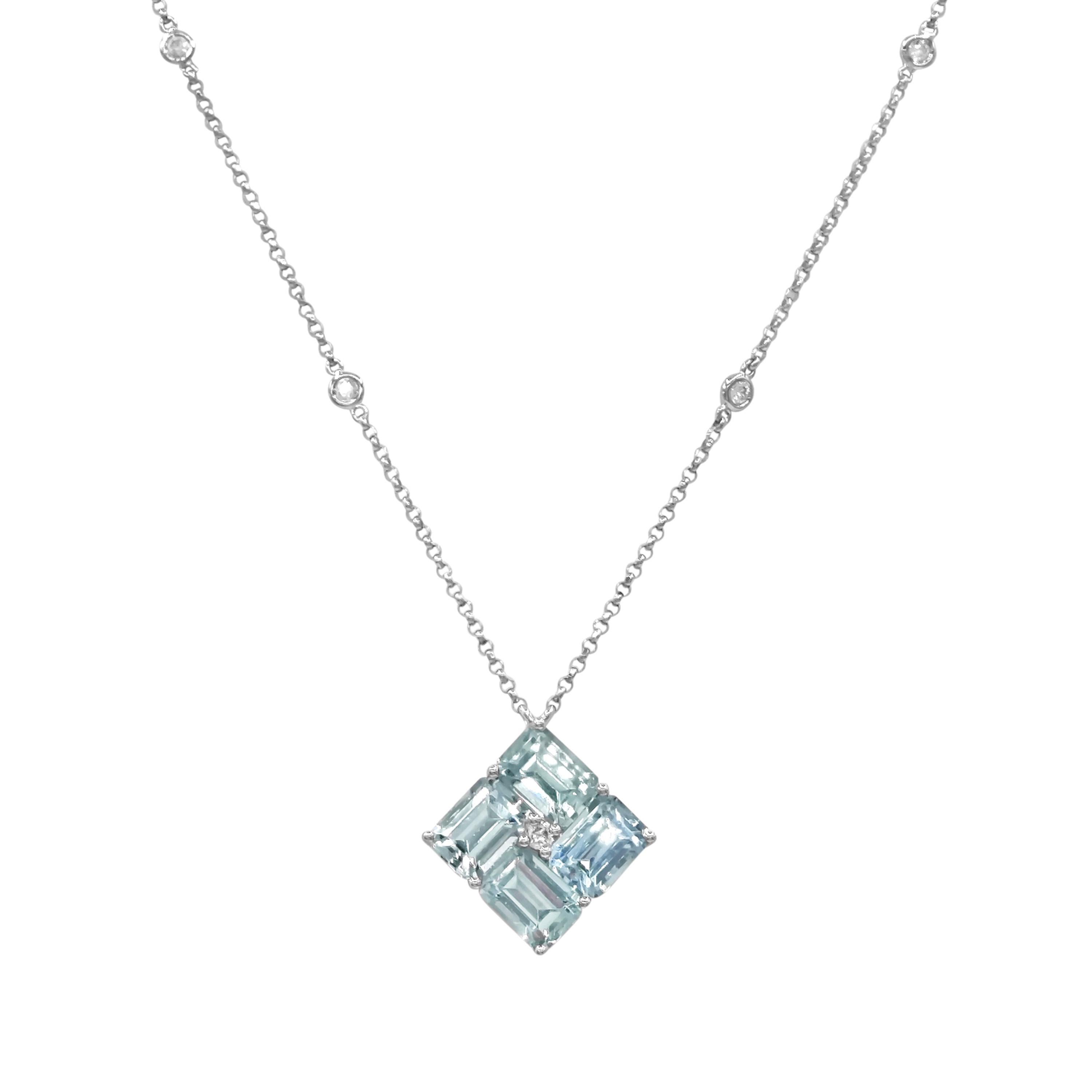 3.76 Carats Aquamarine and White Diamond White Gold Necklace In New Condition For Sale In New York, NY