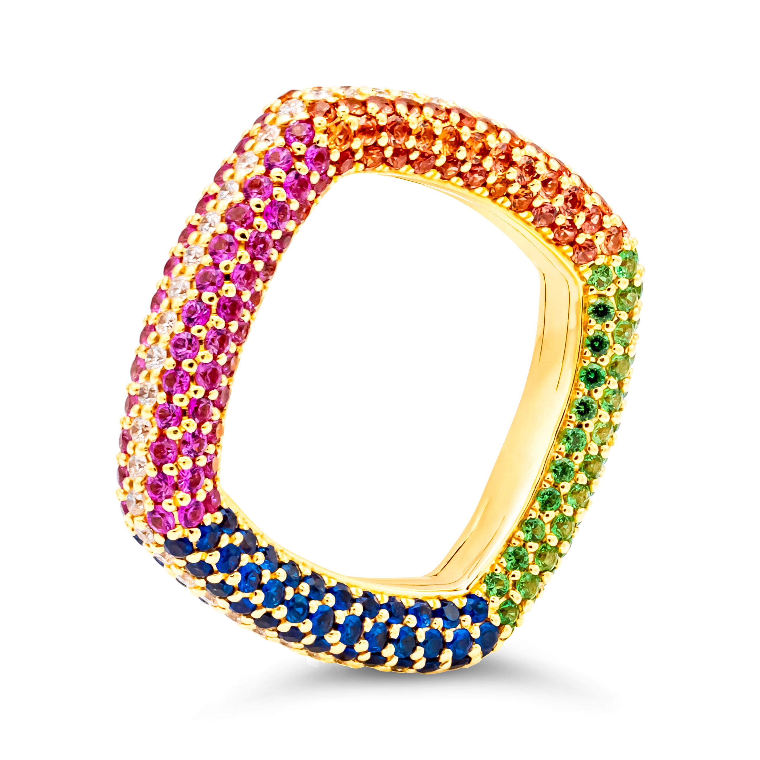 Bague à la mode carrée pavée de diamants ronds et de pierres précieuses multicolores de 3,76 carats au total Pour femmes en vente