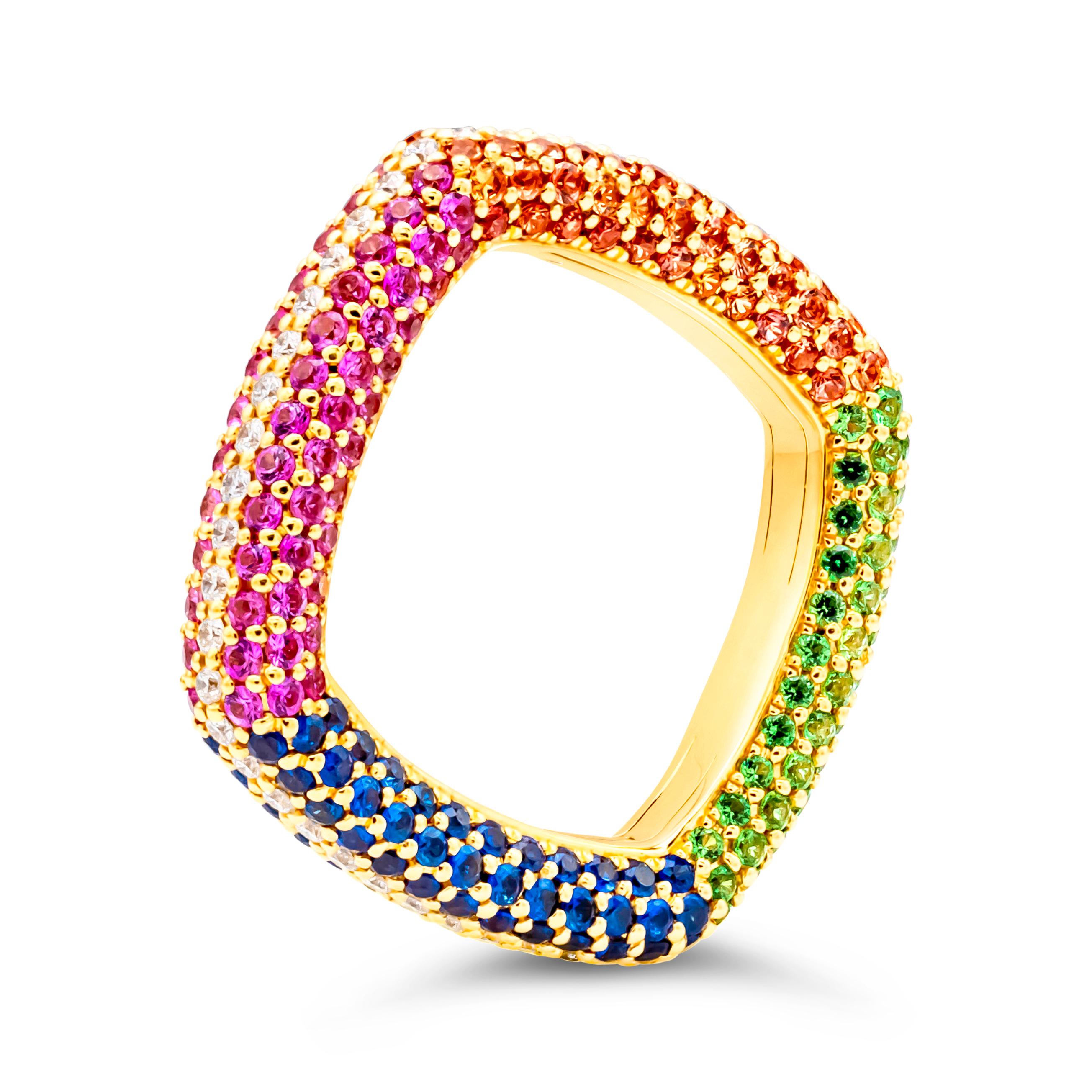 Bague à la mode carrée pavée de diamants ronds et de pierres précieuses multicolores de 3,76 carats au total en vente 1
