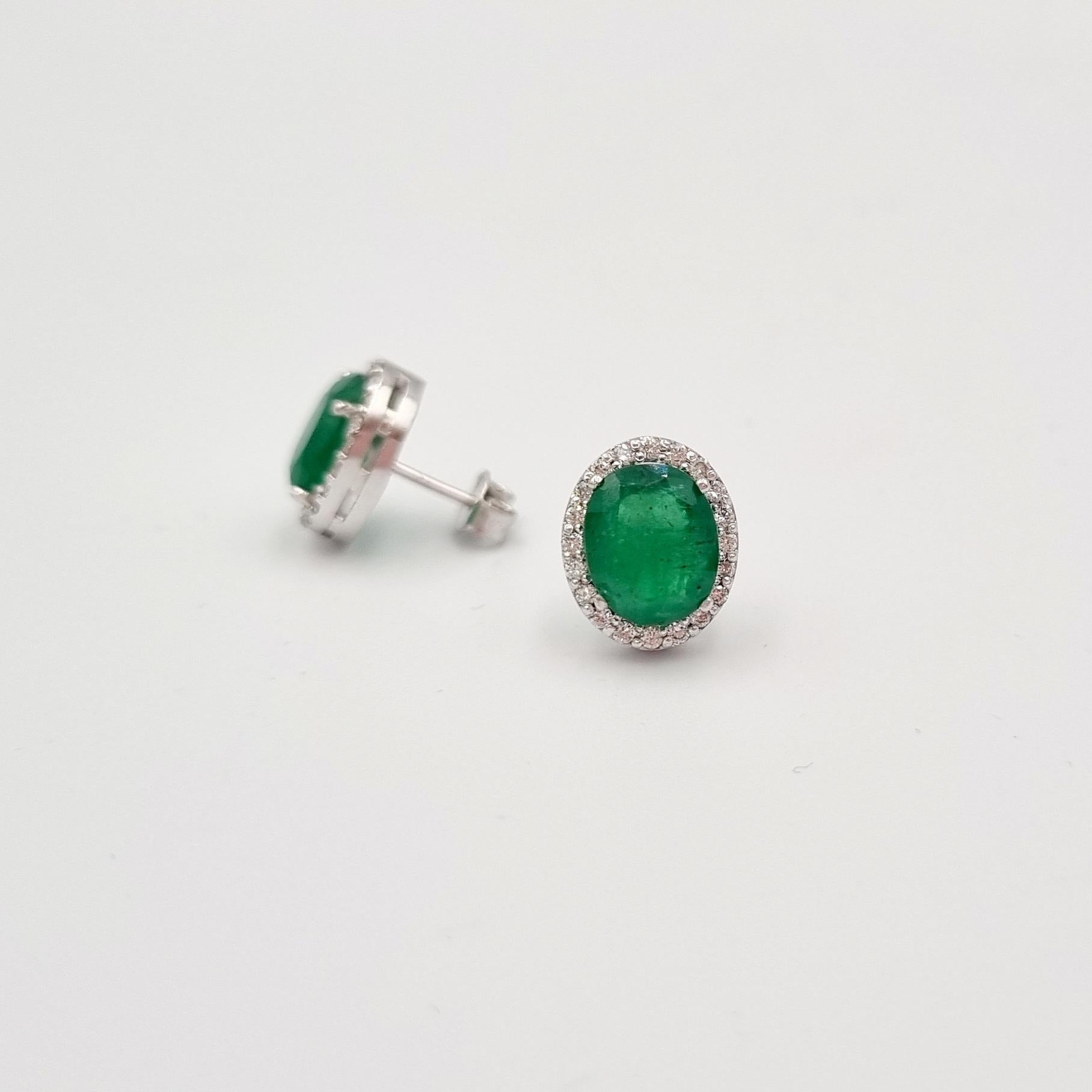Contemporary 3.76 Halo Emerald and Diamonds Stud Earrings For Sale