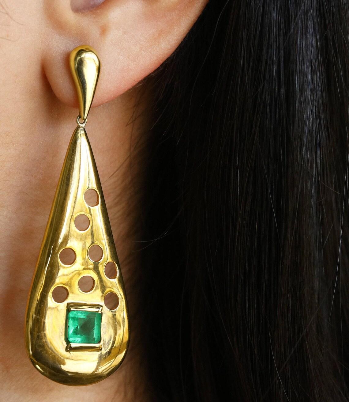 Modern 3.76ct Natural Square Cut Emerald Dangle Earrings 14K Yellow Gold Drop Earrings For Sale