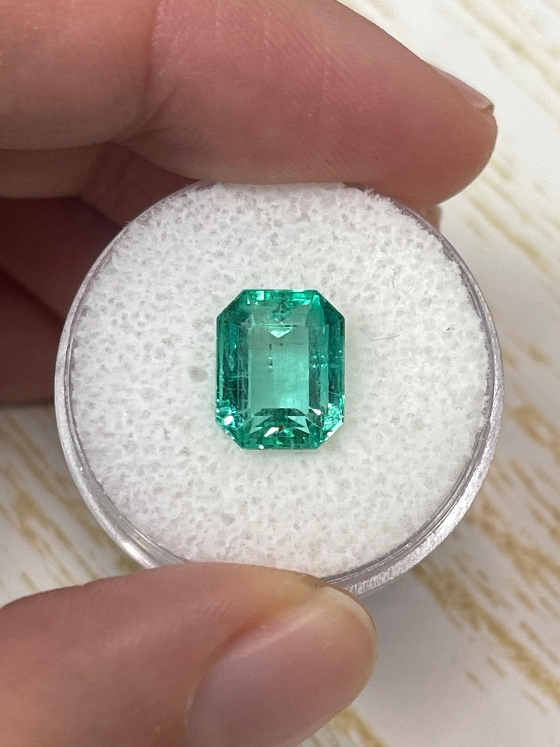 Modern 3.76ct Transparent Green Colombian Emerald 10.3x8.3mm Emerald Cut Genuine May For Sale