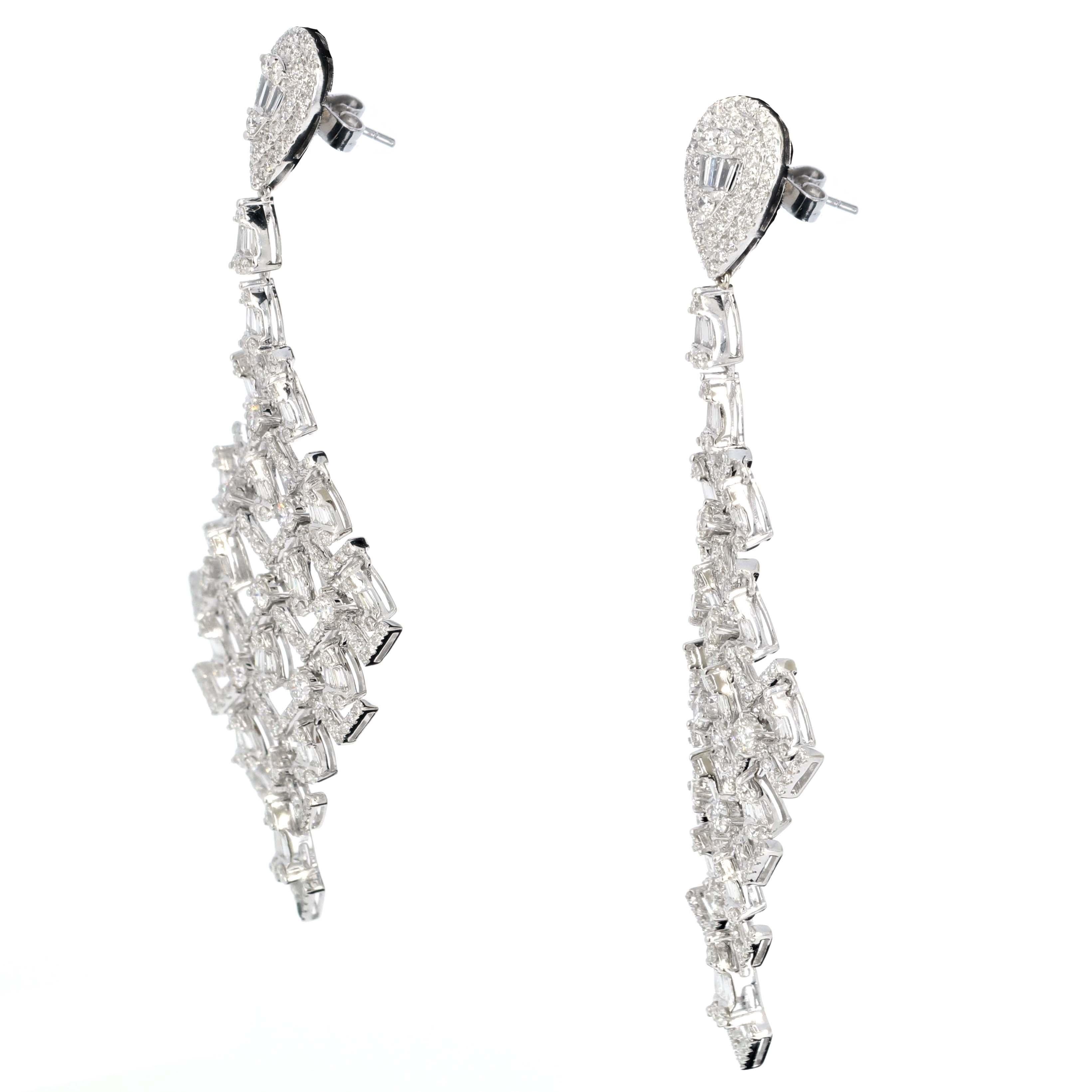 Mixed Cut 3.77 Carat Diamond Chandelier Earrings For Sale
