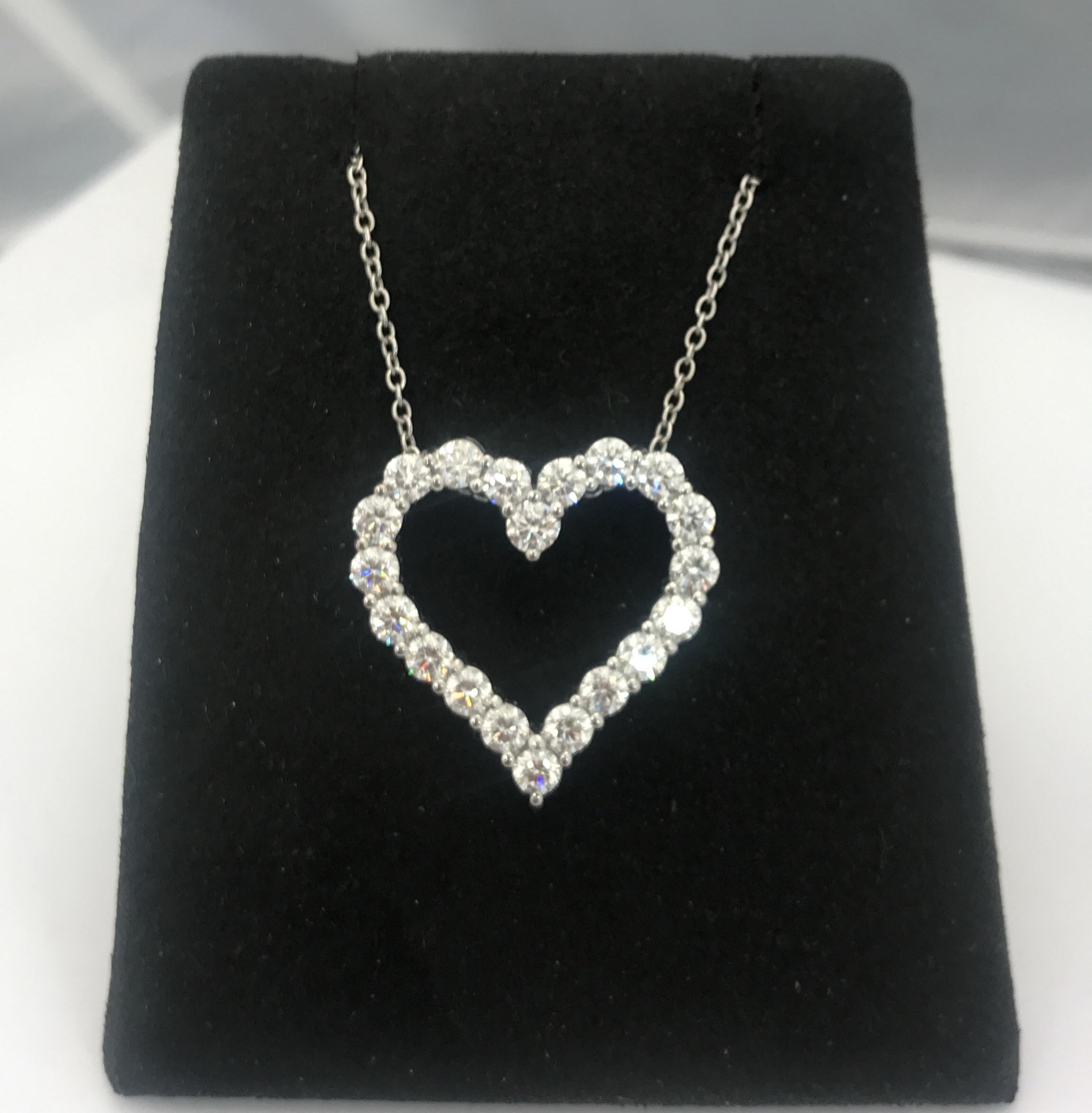 Round Cut 3.77 Carat Diamonds Gold Heart Pendant Necklace