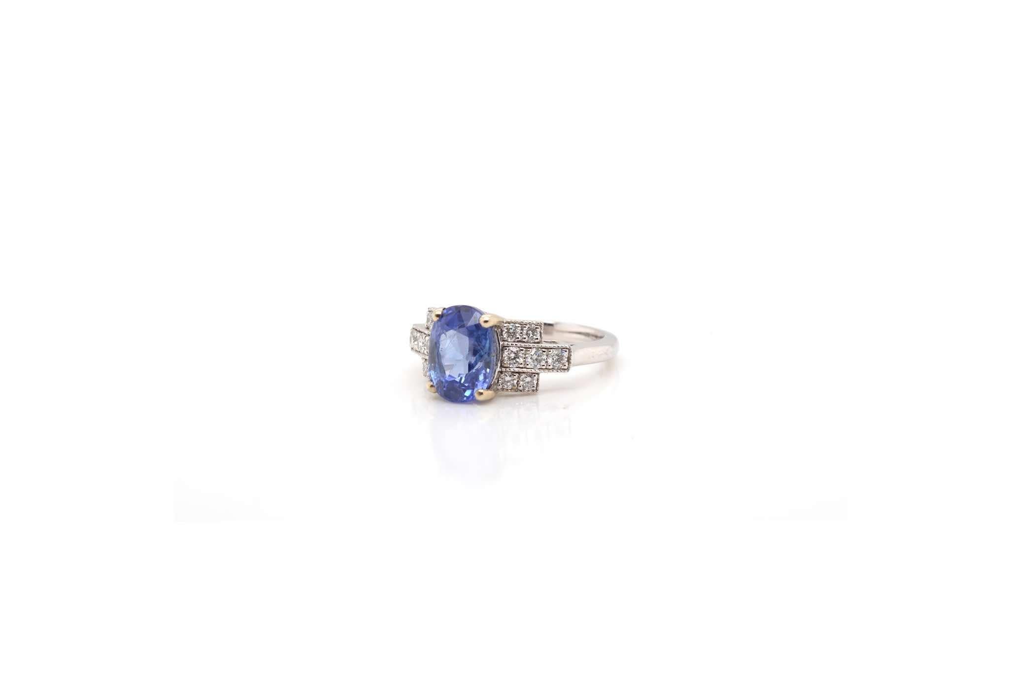 Ring mit 3,77 Karat Ceylon-Saphir und Diamanten im Zustand „Gut“ im Angebot in PARIS, FR