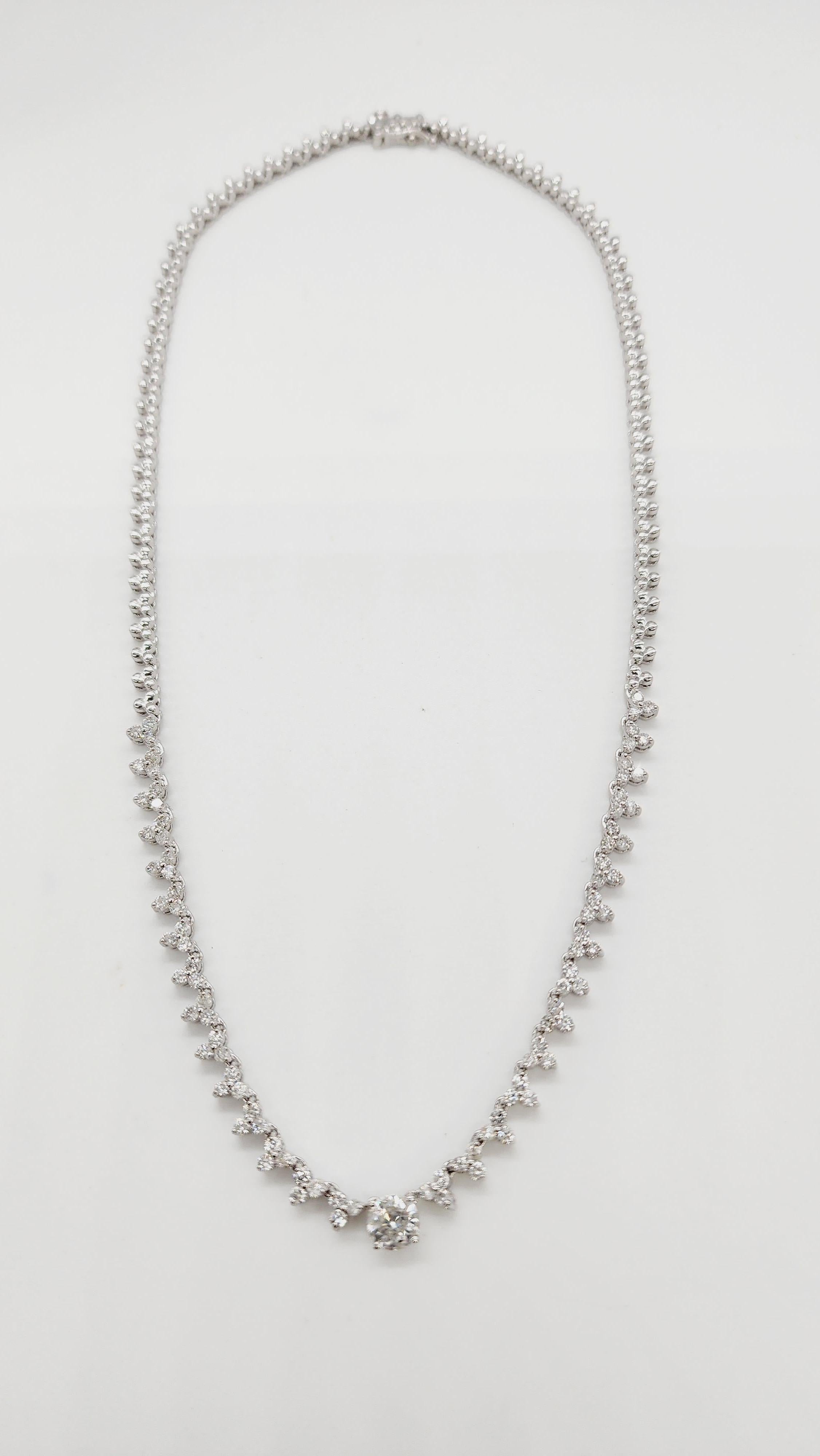 Round Cut 3.77 Carats Diamond Flower Shape White Gold Necklace 14 Karat 16'' For Sale