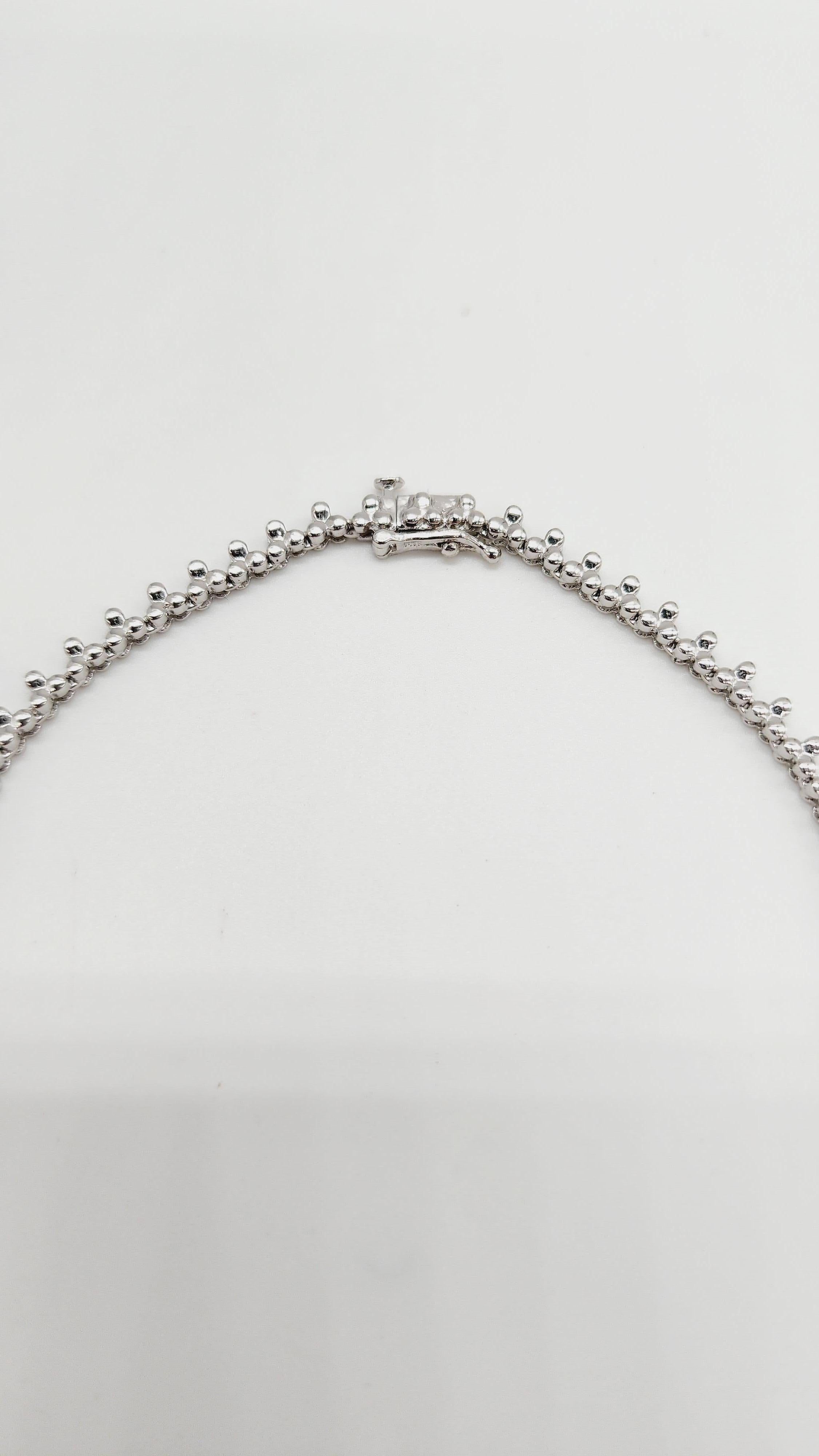 Halskette aus Weißgold mit 3,77 Karat Diamanten in Blumenform 14 Karat 16'' im Angebot 2