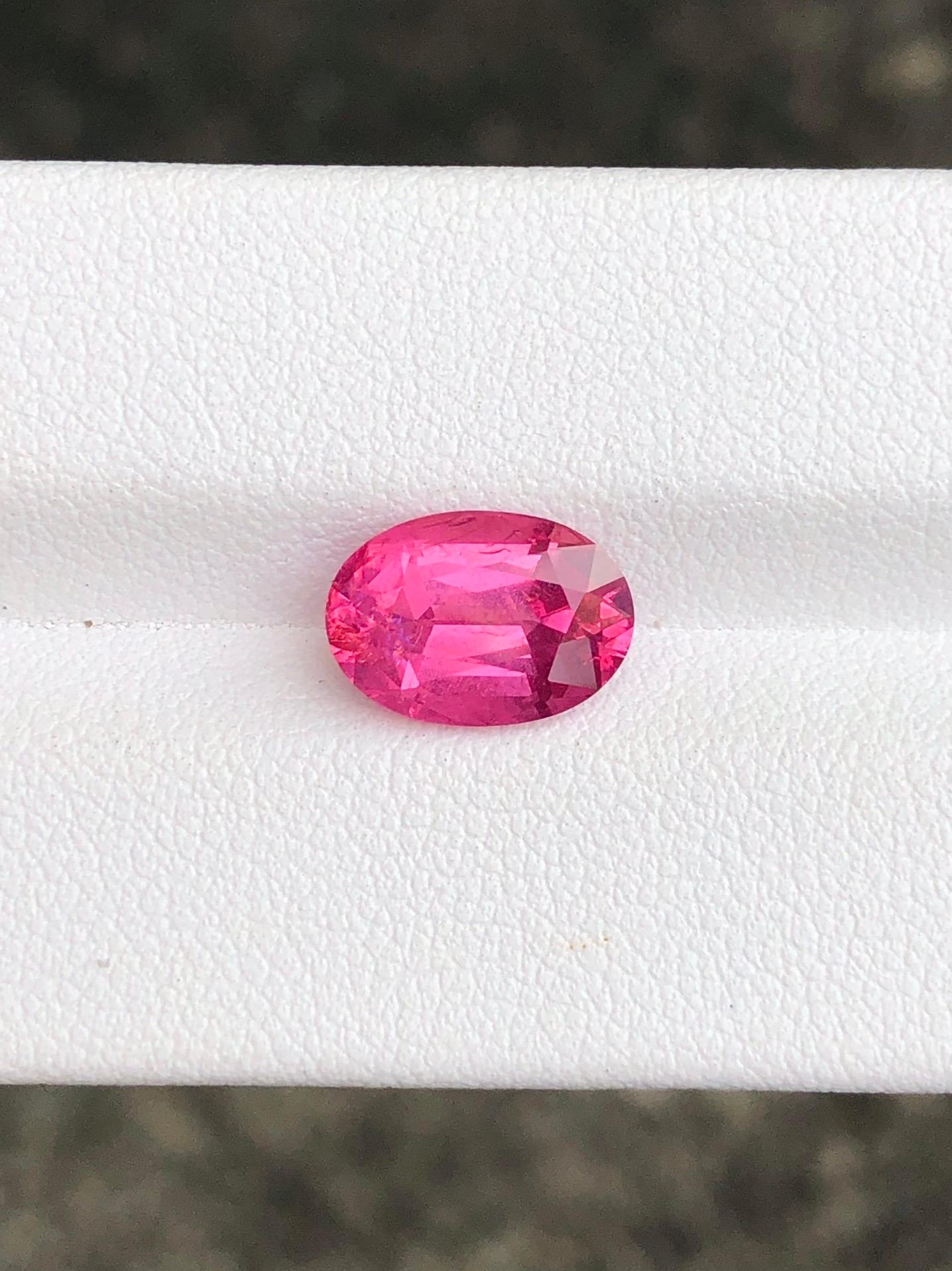 3.77 Ct Espinela Natural color rosa caliente ojo limpio calidad Tanzania Gema en venta 1
