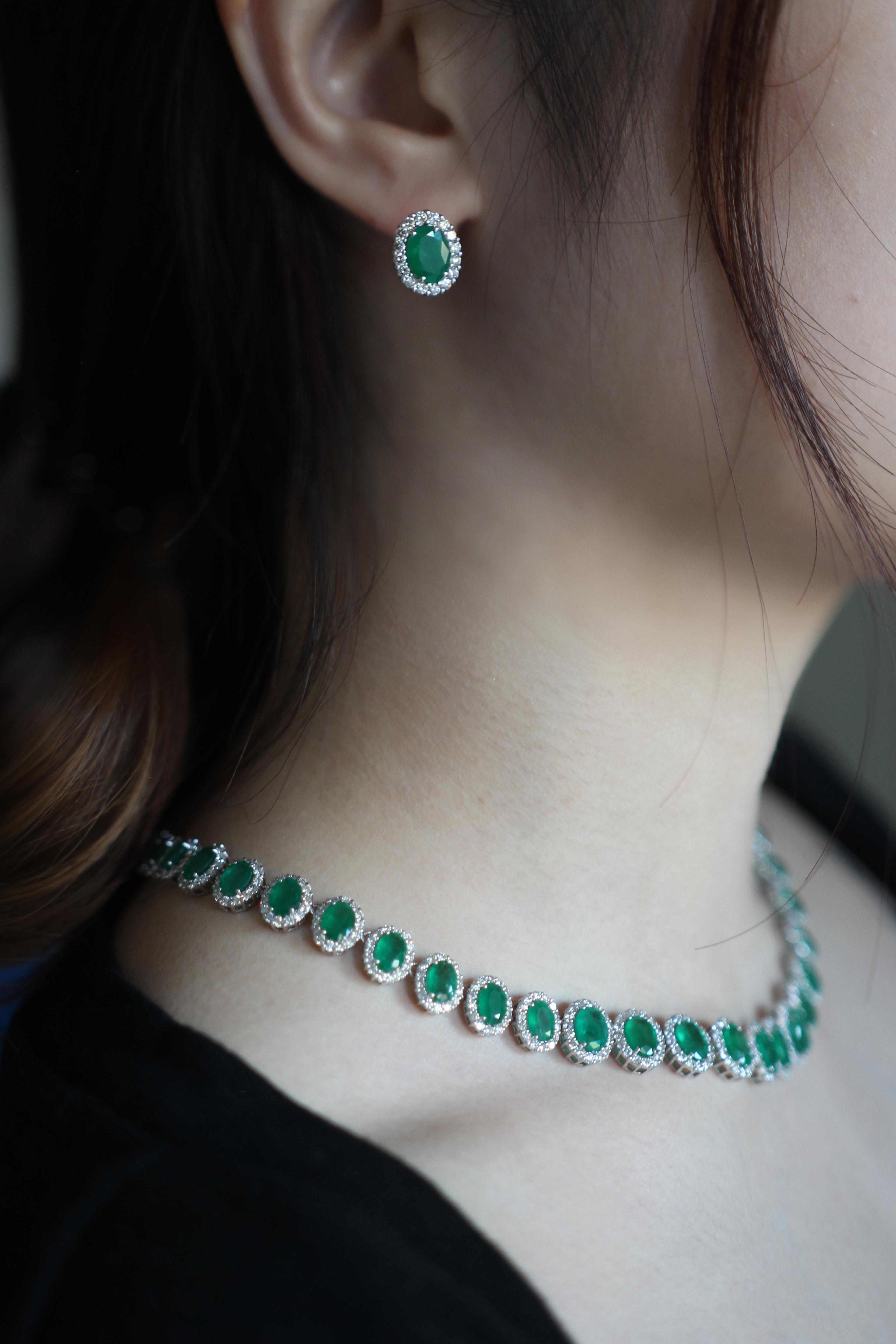 37.73 Carat Emerald Necklace Earrings Set 3