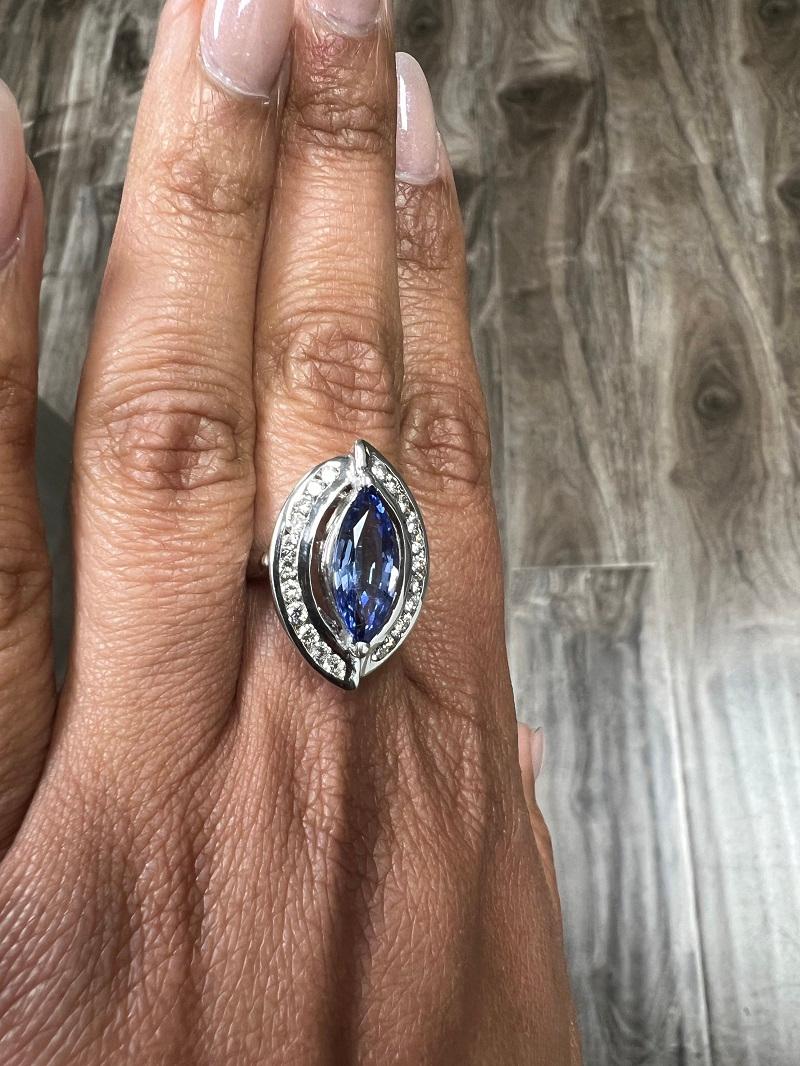 3,78 Karat Blauer Saphir Diamant 18 Karat Weißgold Cocktail Ring im Angebot 2