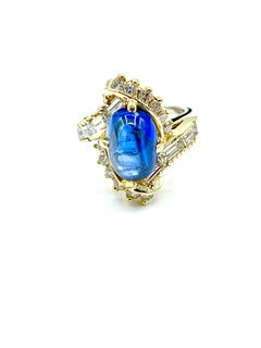 3.78 Carat Cabochon Sapphire and Diamond Yellow Gold Ring