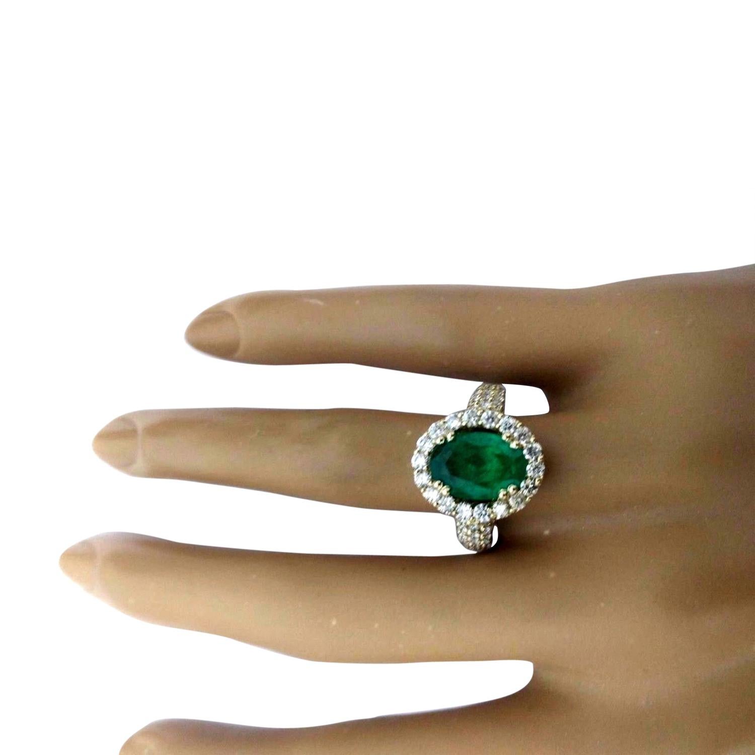 Natural Emerald Diamond Ring In 14 Karat Solid Yellow Gold  In New Condition For Sale In Manhattan Beach, CA