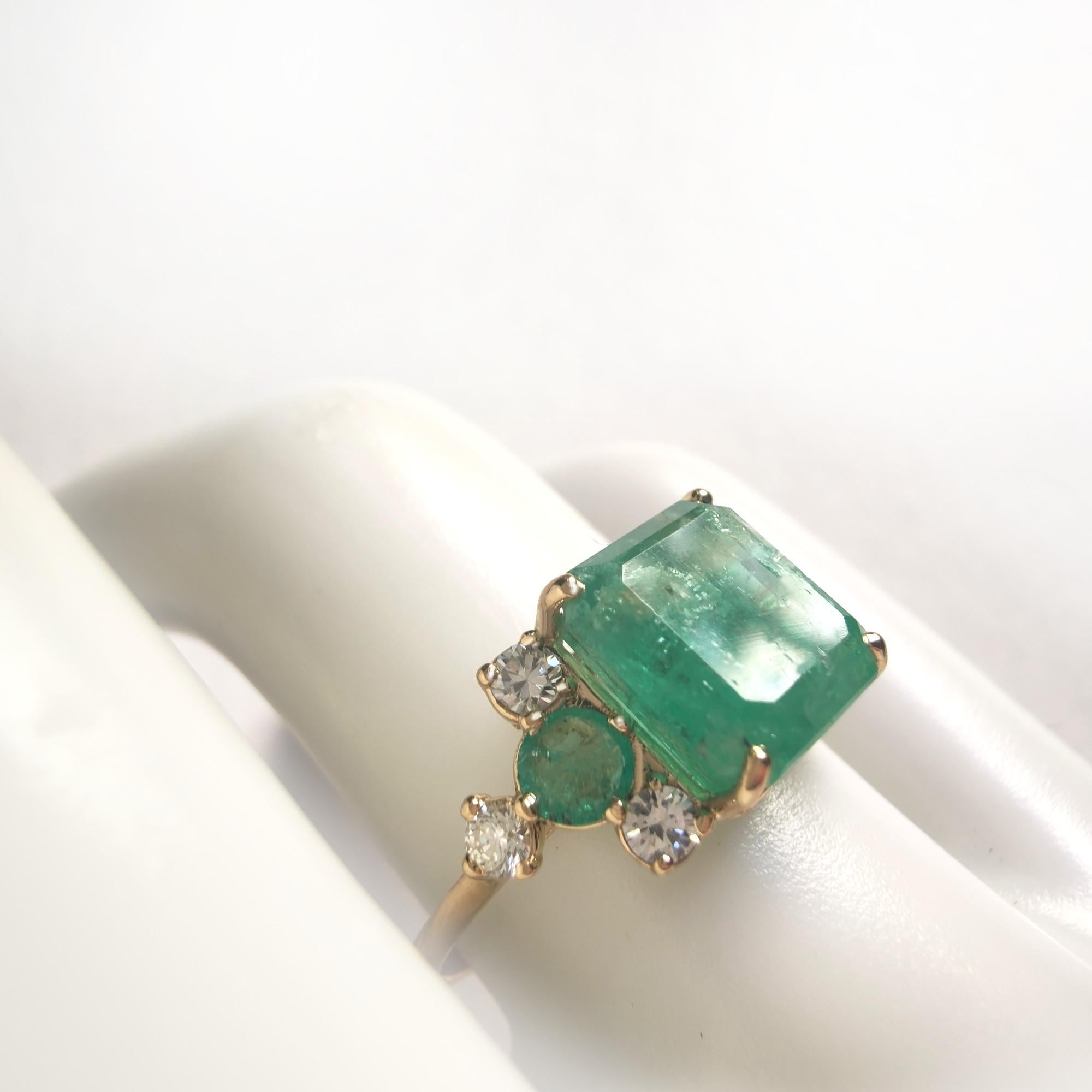 Emerald Cut 3.78 Carat Natural Emerald - Diamond - 18 Karat Solid Yellow Gold  Cocktail Ring