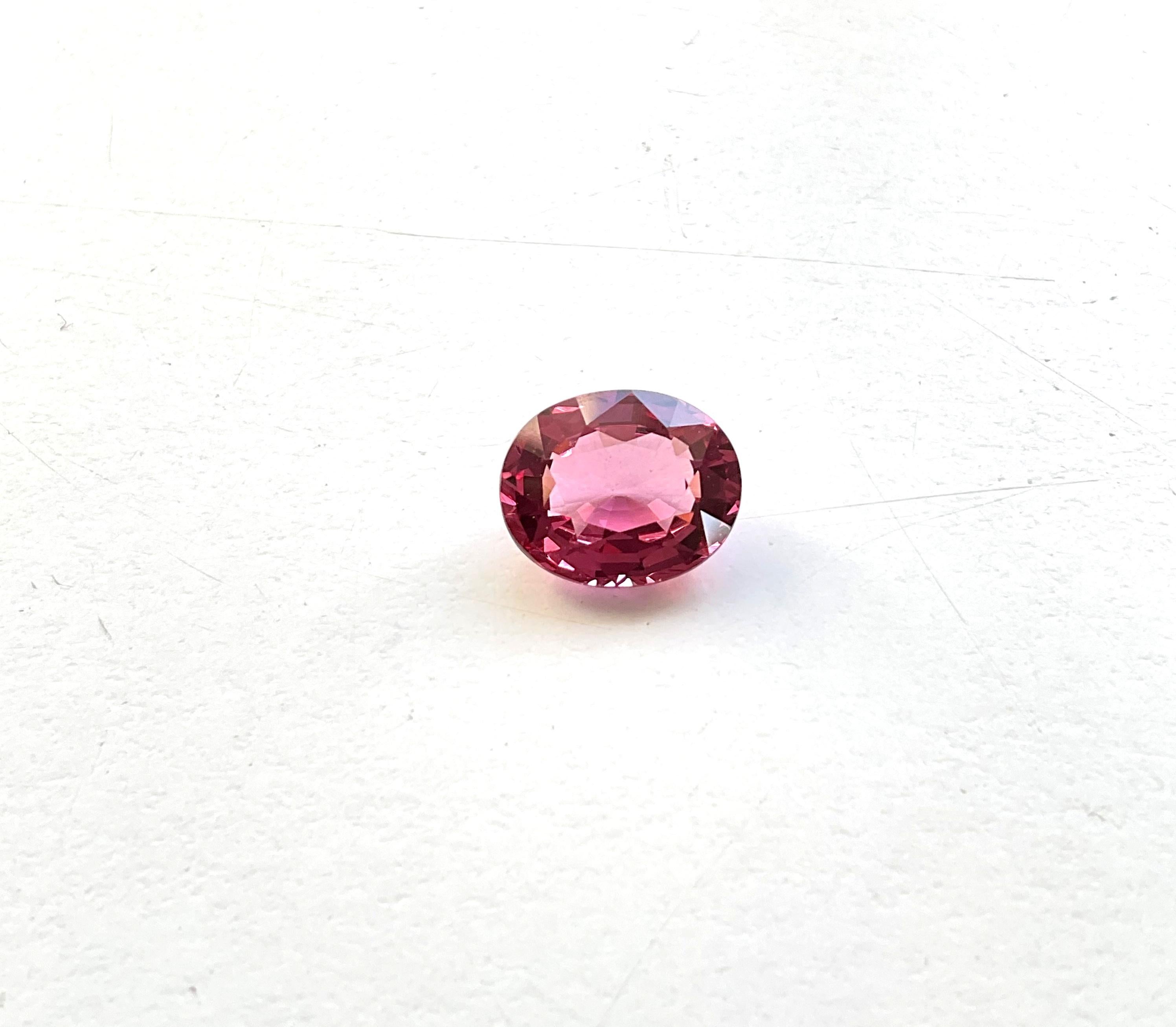 Modern 3.78 Carats pinkish burmese spinel cut stone oval natural gemstone top quality   For Sale