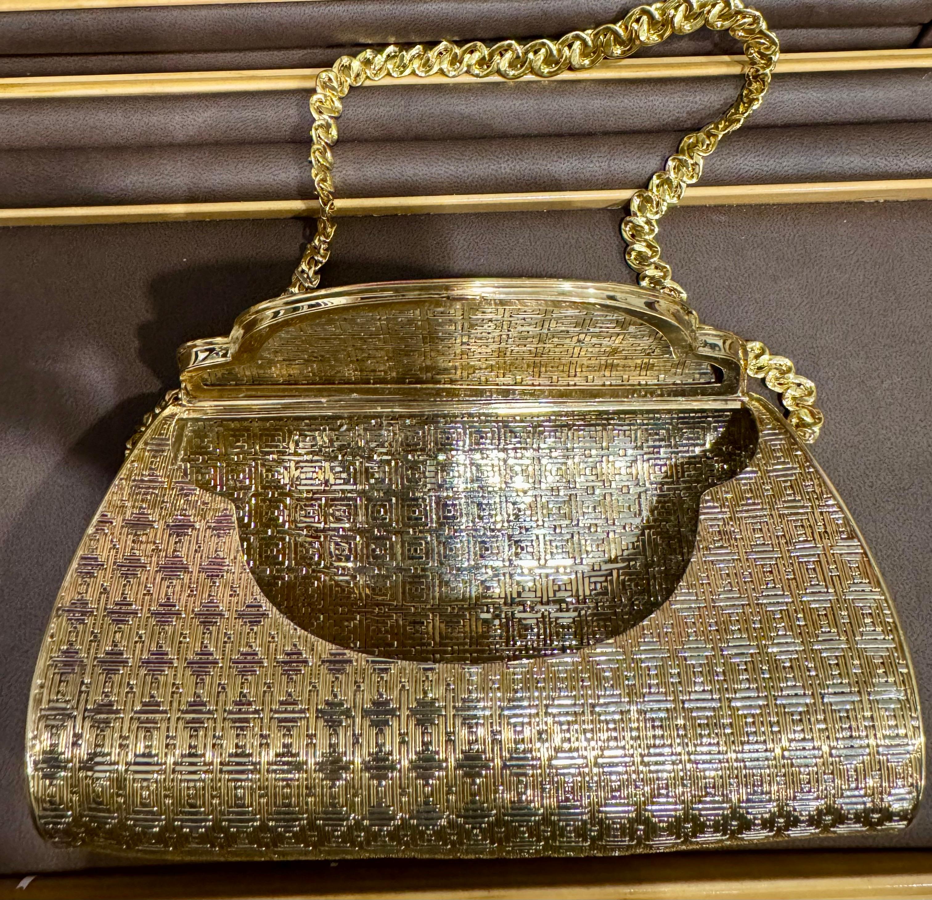  378 Gm of 18 Karat Yellow Gold Mesh Clutch Handbag with Shoulder Chain, Vintage 2