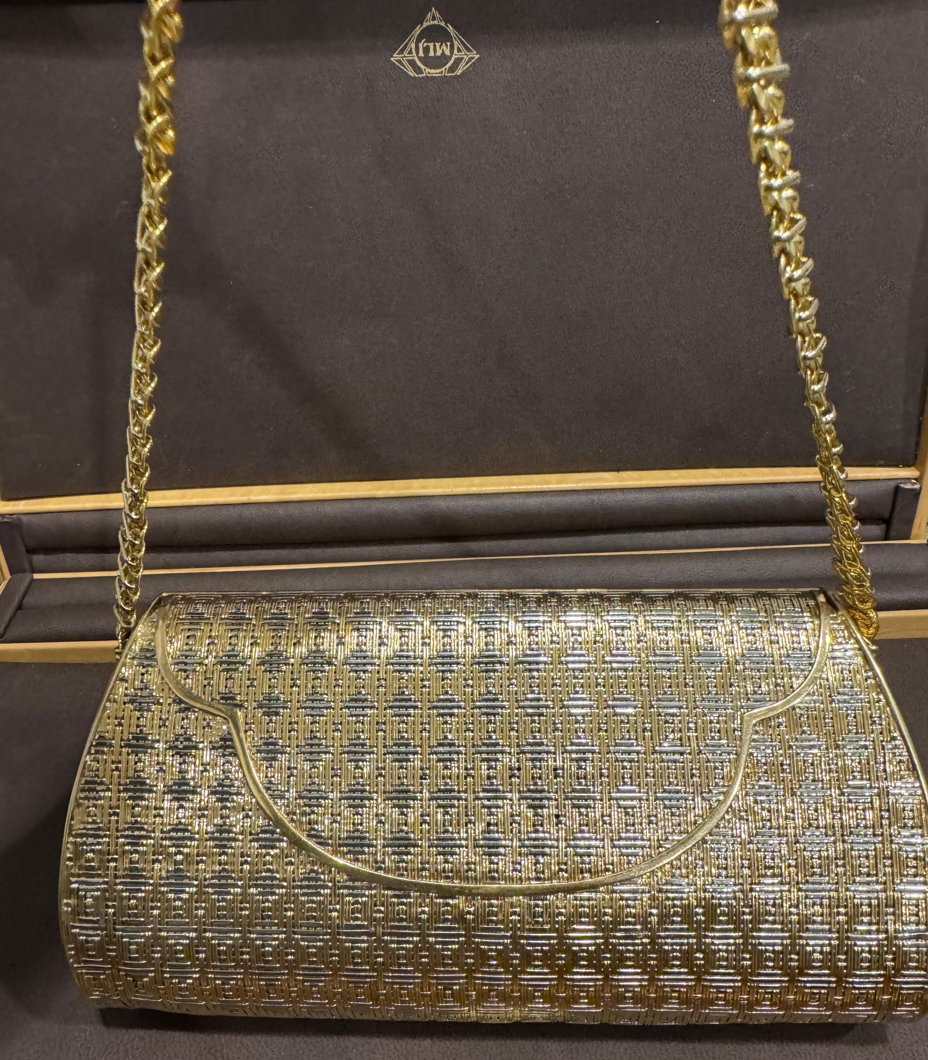  378 Gm of 18 Karat Yellow Gold Mesh Clutch Handbag with Shoulder Chain, Vintage 4