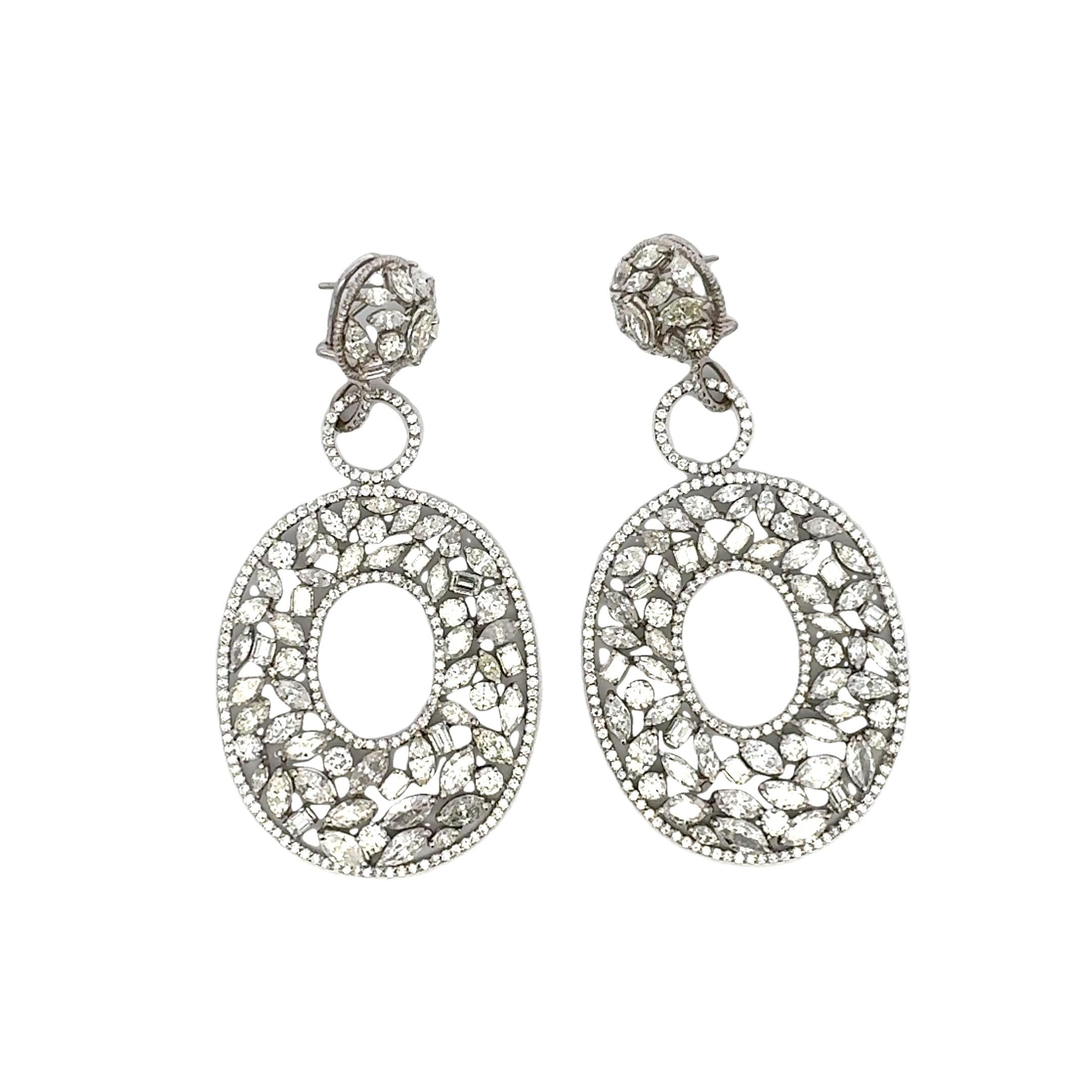 Titolo:
Orecchini pendenti in oro bianco 18 carati con diamante da 37,82 carati


Stile:
Penzolante


Metallo:
Oro bianco 18 carati


Gemma 1:
Diamante da 37,82 carati


Numero di pietre:
0


Dimensioni:
3-1/2 x 1-3/4 in


Peso:
54,7