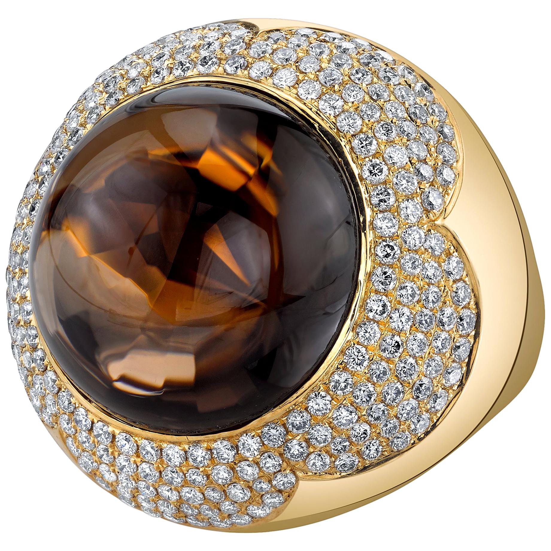 37 Karat Rauchquarz Cabochon und Diamant Pave Dome Ring in 18k Gelbgold