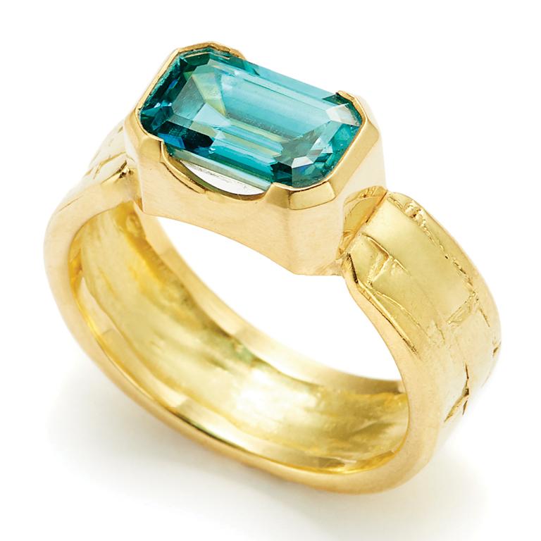 Susan Lister Locke 3.79 Carat Fine Blue Zircon Ring set in 18 Karat Gold  In New Condition For Sale In Nantucket, MA