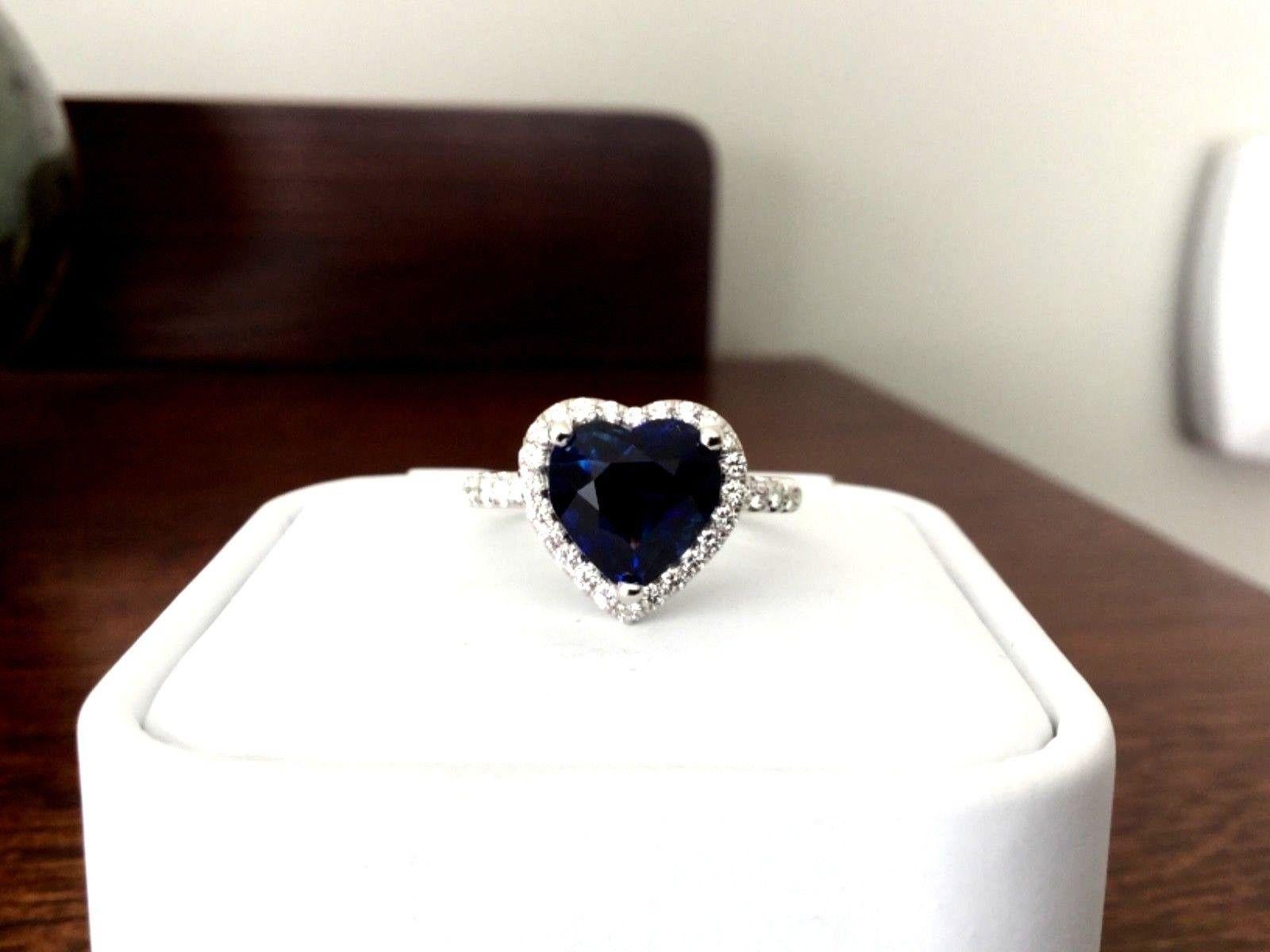 3.79 Carat Natural Unheated Royal Blue Sapphire and Diamond Ring GIA Certified im Angebot 4