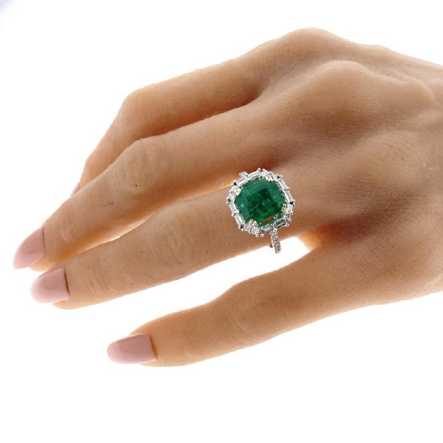 Contemporary 3.79 Carat Oct Shape Green Emerald & Diamond Ring In 18k White Gold  For Sale