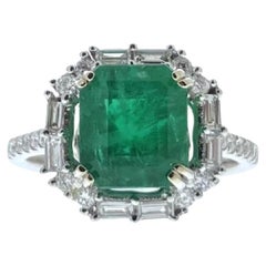 3.79 Carat Oct Shape Green Emerald & Diamond Ring In 18k White Gold 