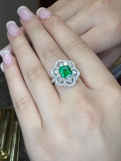 Ring aus 3,79 Karat Weißgold mit 18 Karat Diamant und Smaragd