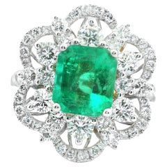 3.79 carat White Gold 18k Diamond and Emerald Ring