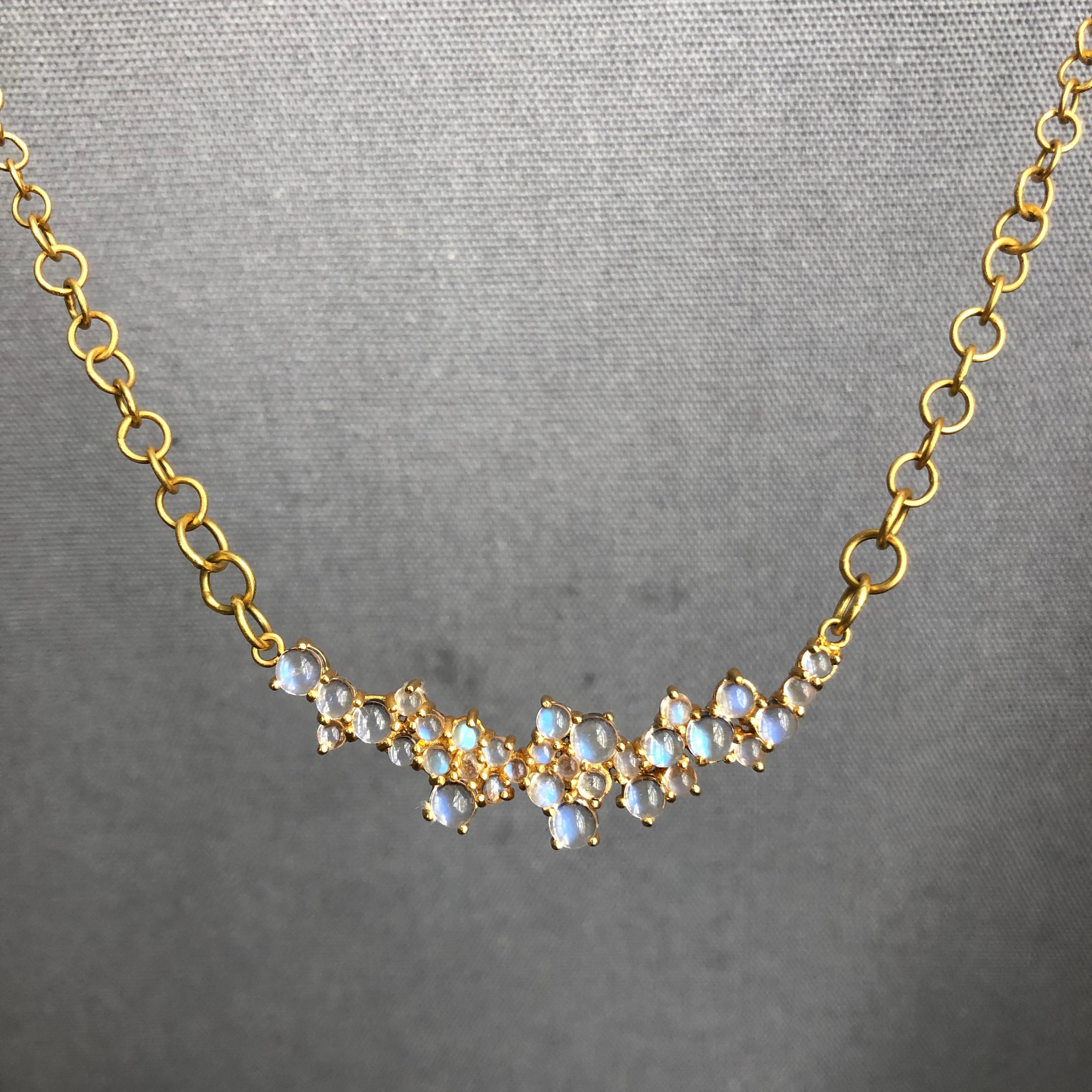 3.79 Carat Rainbow Moonstone Gold Necklace by Lauren Harper For Sale 2