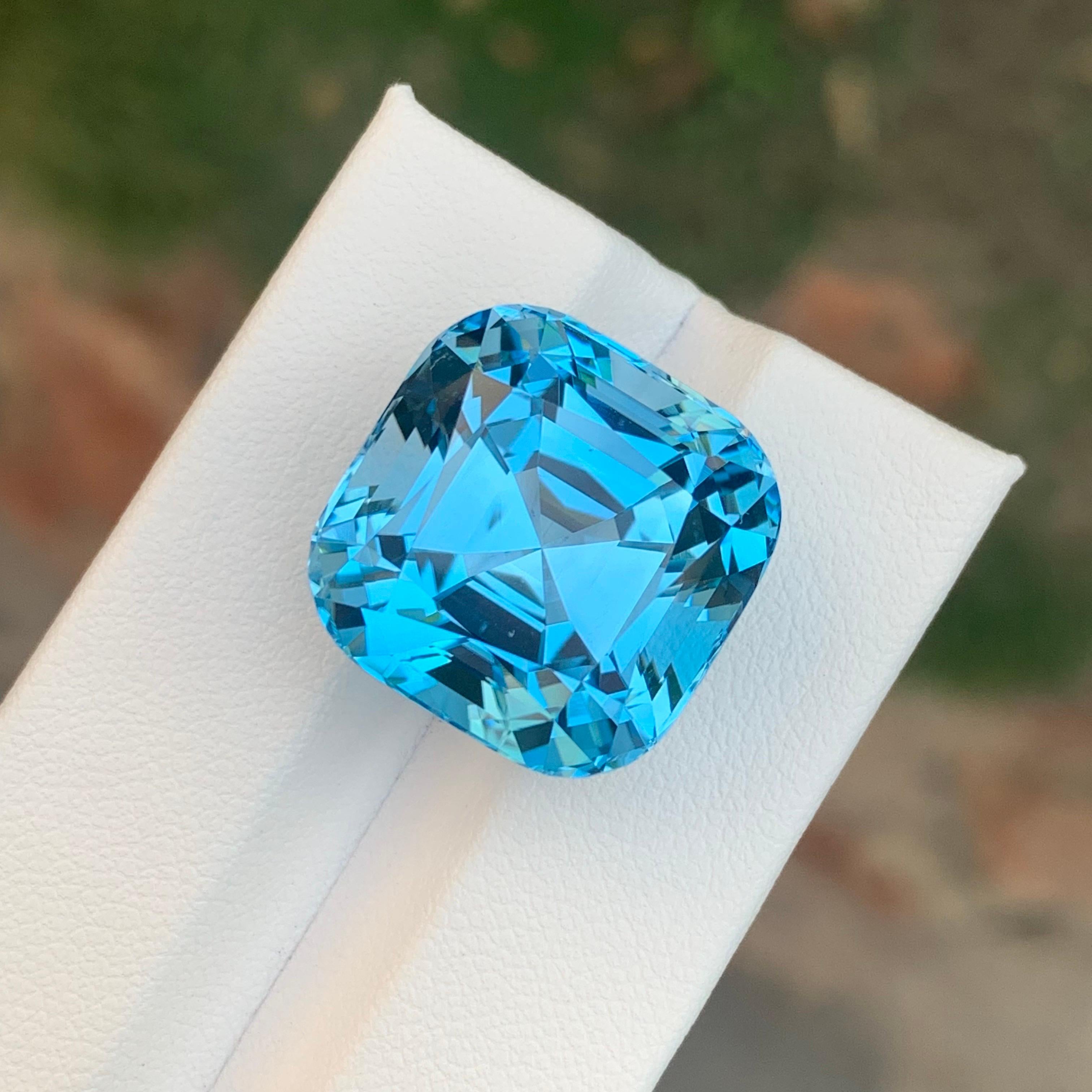 37.90 Carat Natural Loose Sky Blue Topaz Square Shape Gemstone From Brazil In New Condition For Sale In Peshawar, PK