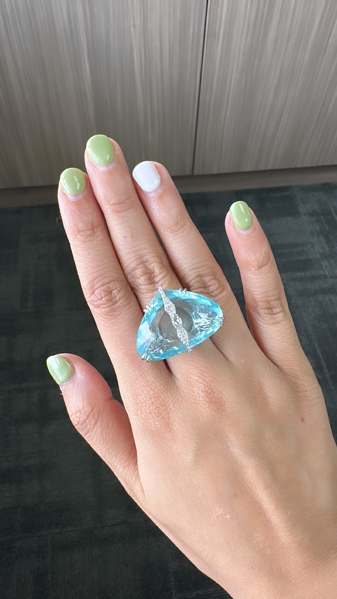 37.92 carats, Art-Deco style, Aquamarine & Rose Cut Diamond Cocktail Ring For Sale 2