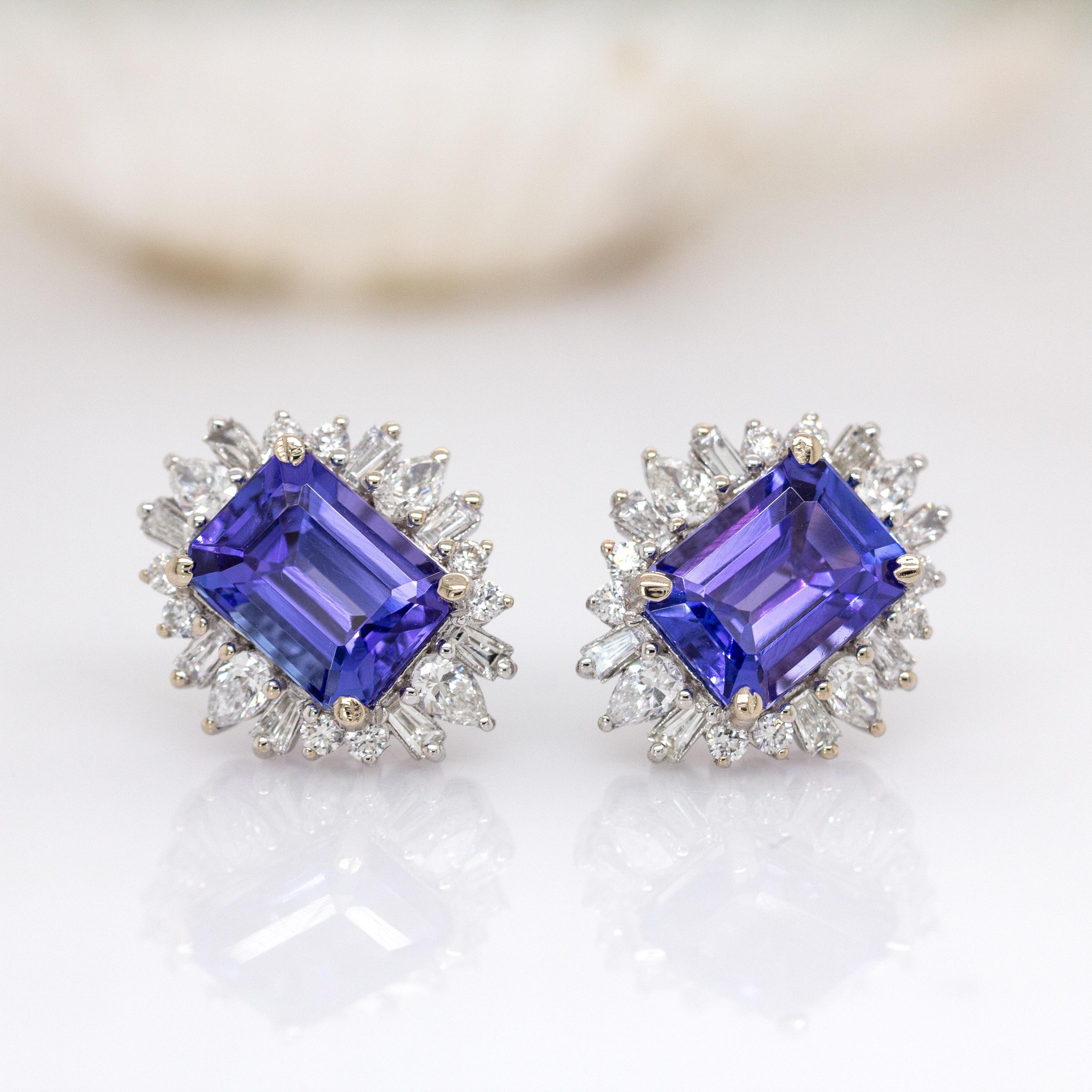 Art Déco Orecchini con tanzanite da 3,79 carati e diamanti naturali: oro bianco massiccio 14k  8x6 mm in vendita