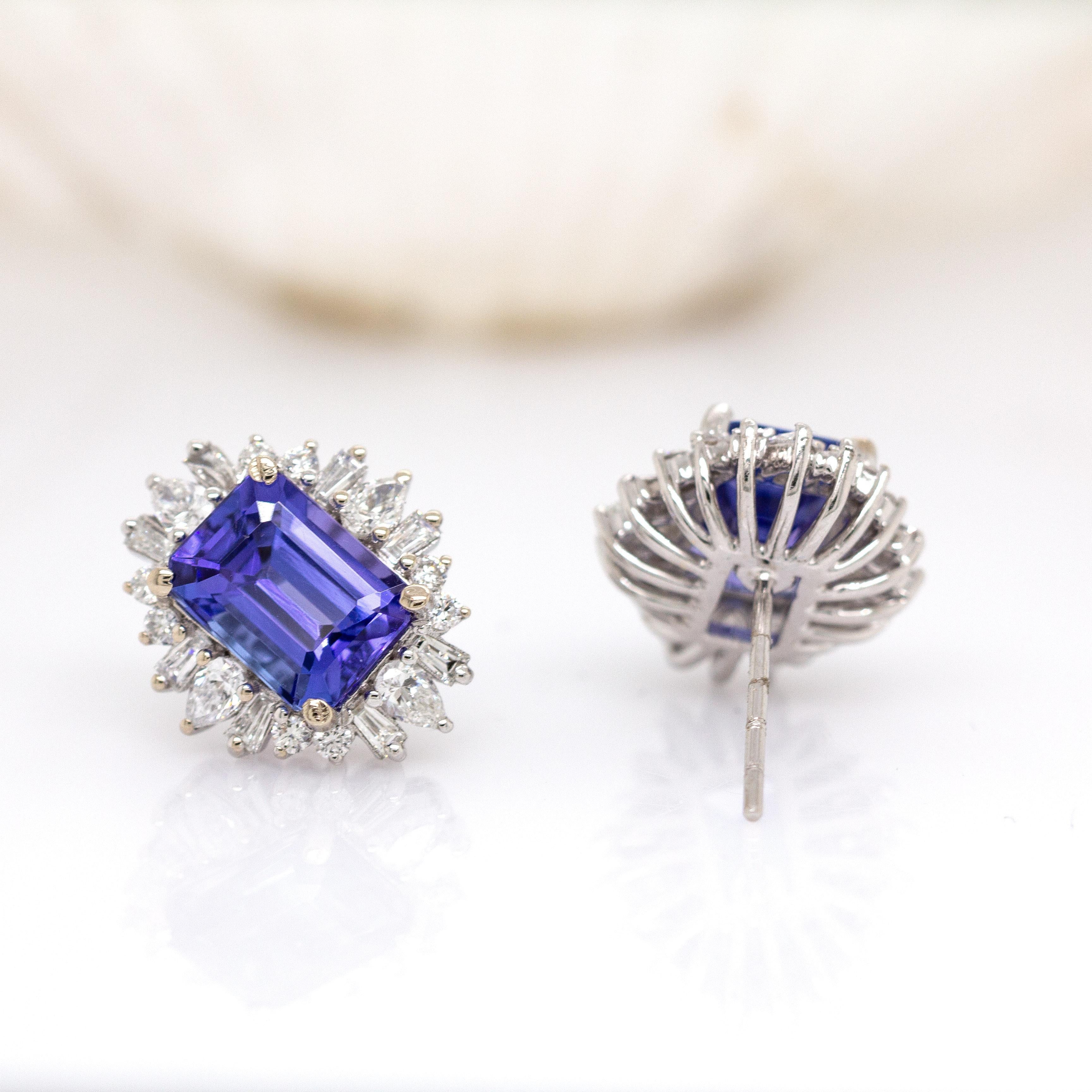Donna Orecchini con tanzanite da 3,79 carati e diamanti naturali: oro bianco massiccio 14k  8x6 mm in vendita