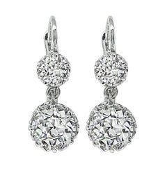 Boucles d'oreilles pendantes en platine serties de diamants (3,79 carats au total)