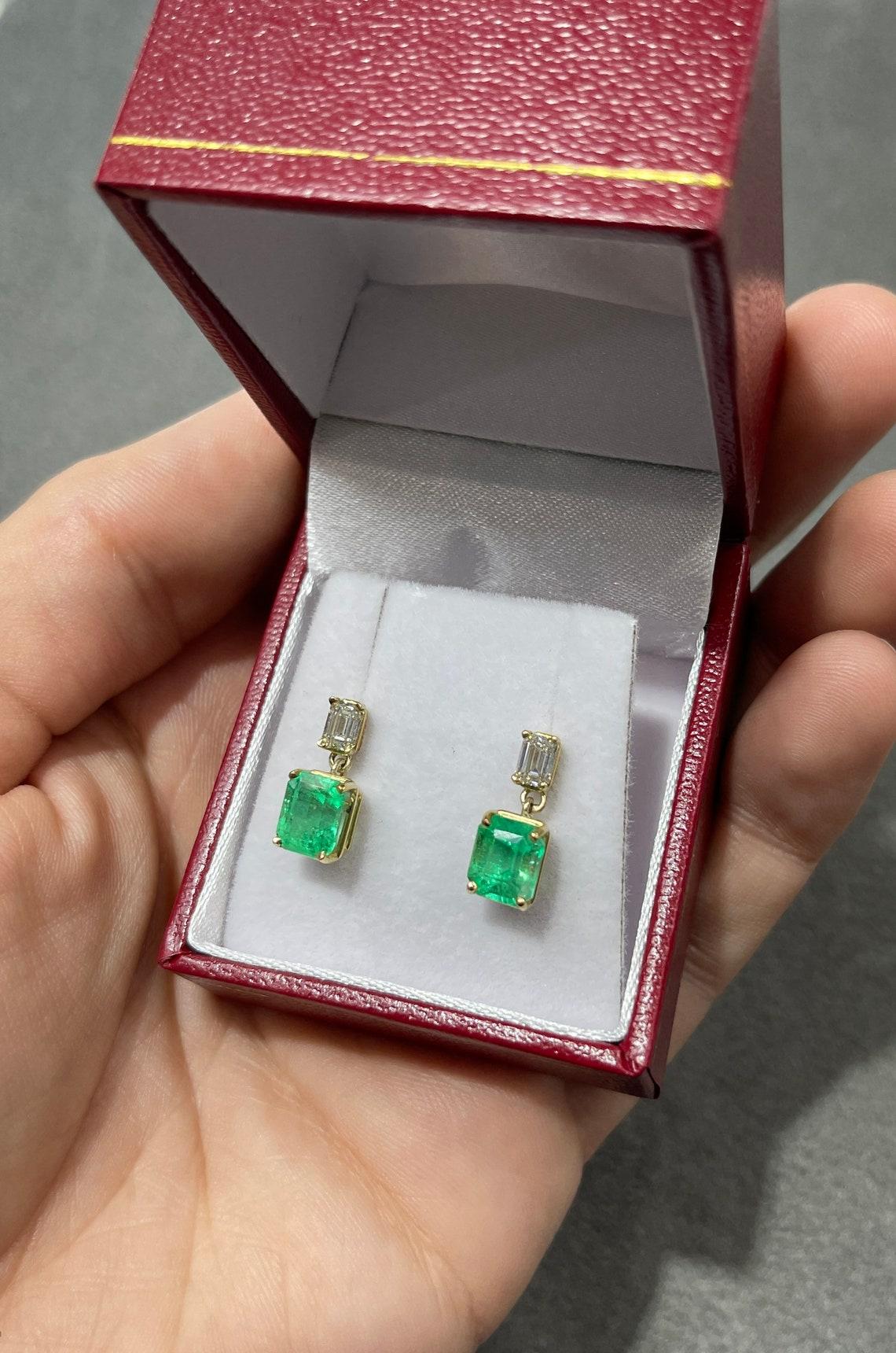 3,79tcw Smaragd & Diamant-Ohrhänger 18K Smaragdschliff Smaragd mit Diamant (Moderne) im Angebot