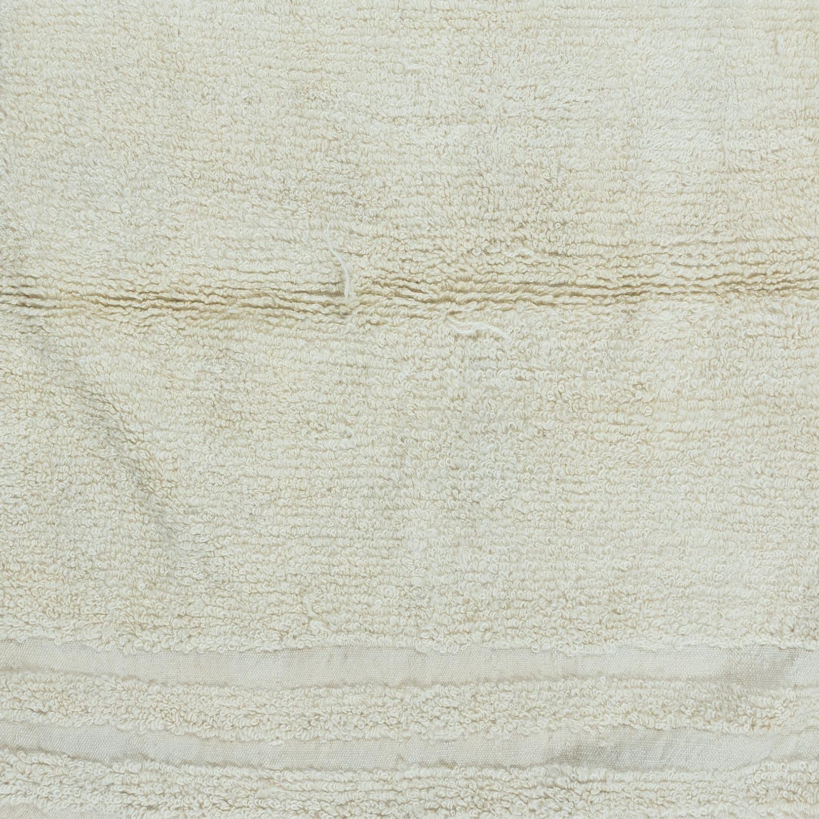 3.7x3.8 Ft Minimalistischer handgefertigter Anatolischer Vintage-Teppich „Tulu“ aus 100 % natürlicher Wolle (Handgeknüpft) im Angebot