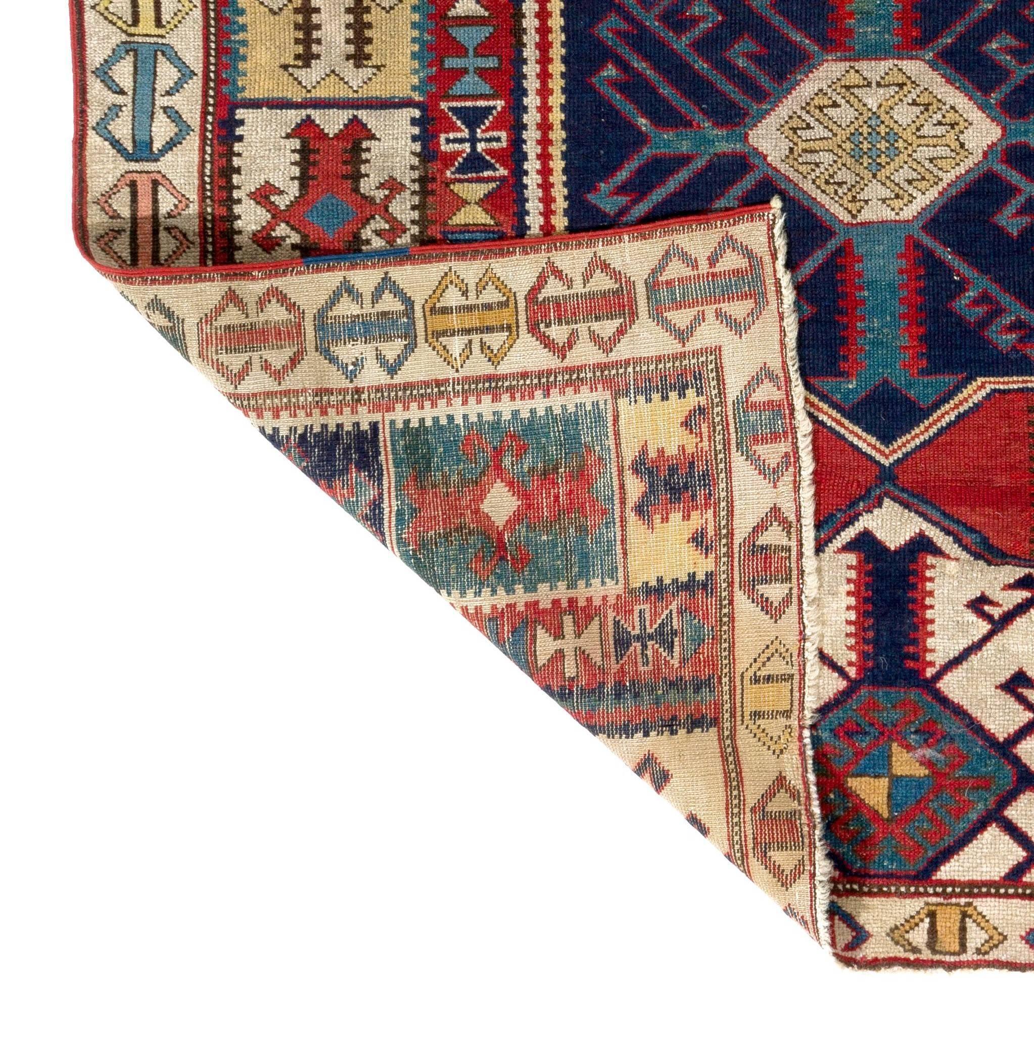 3.7x4,8 m antiker kaukasischer Shirvan Kuba-Teppich mit ungewöhnlichem Kelim-Design (Handgewebt) im Angebot