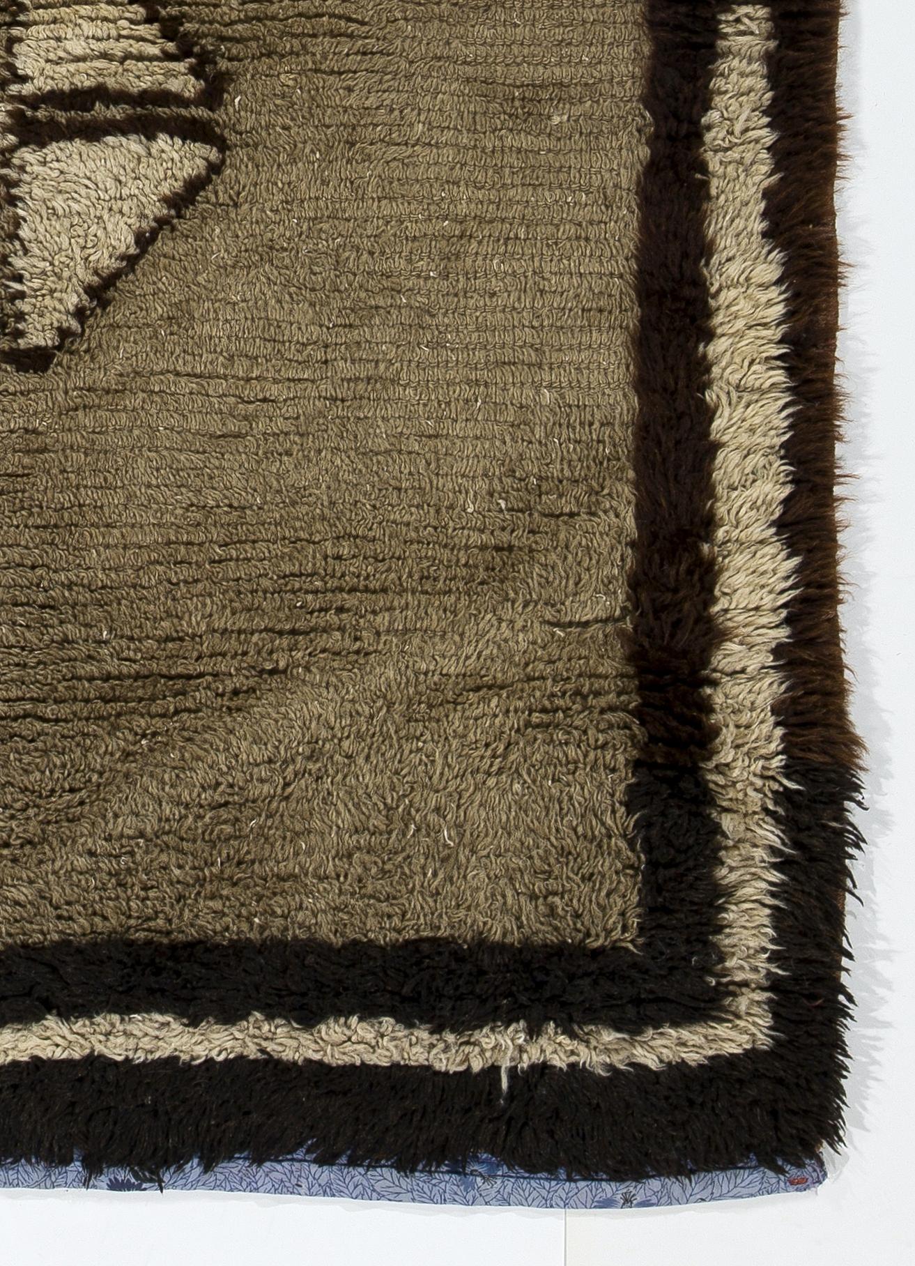 3.7x5 Ft Tulu Rug with a Four Leafed Clover. All Natural Gray, Brown, Beige Wool 1