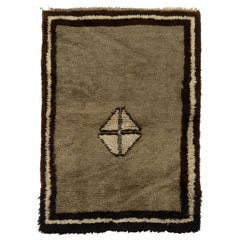 3.7x5 Ft Tulu Rug with a Four Leafed Clover. All Natural Gray, Brown, Beige Wool