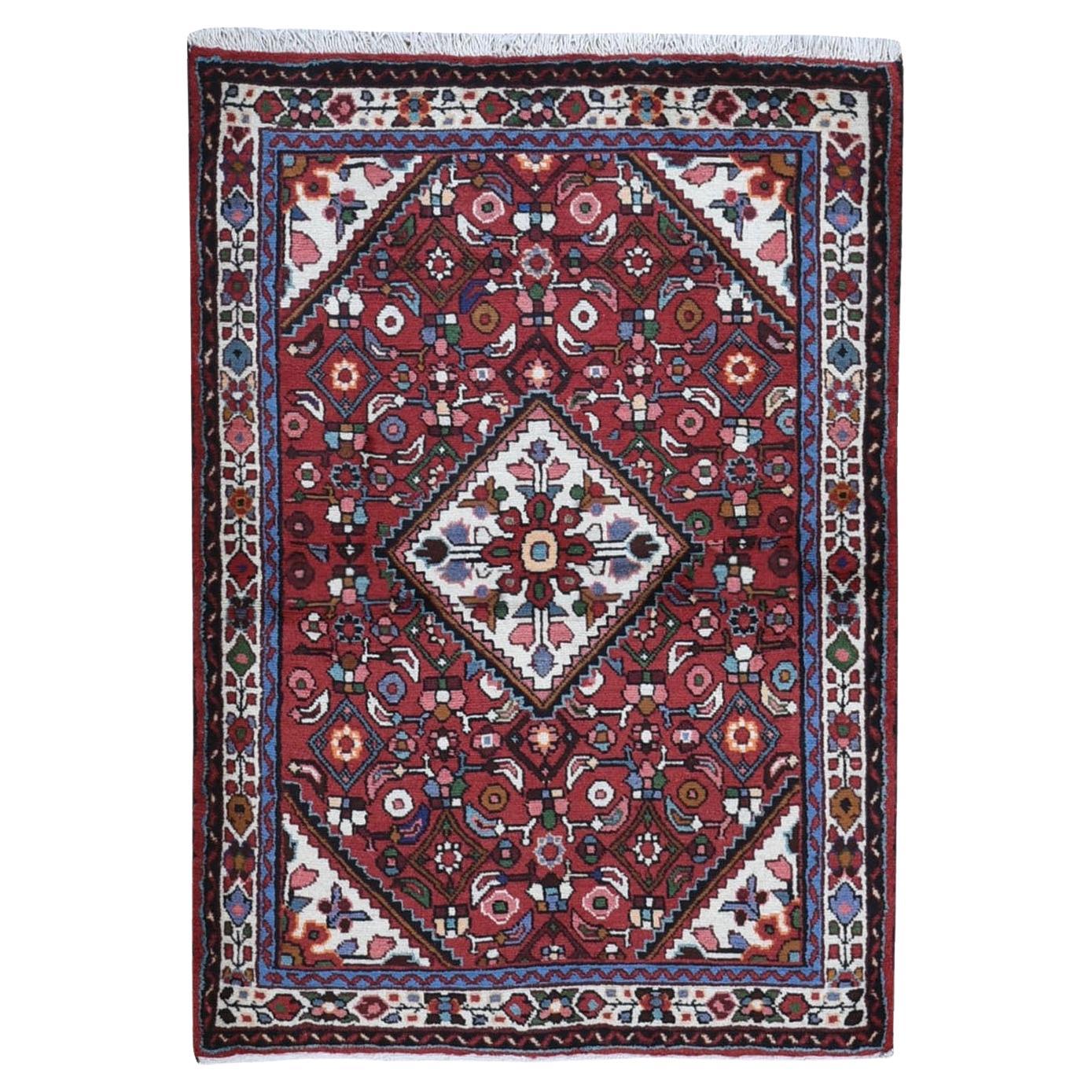 3'7 "x5'1" New Persian Hamadan with Geometric Design Pure Wool Hand Knotsted Rug (Tapis persan Hamadan à motifs géométriques) en vente