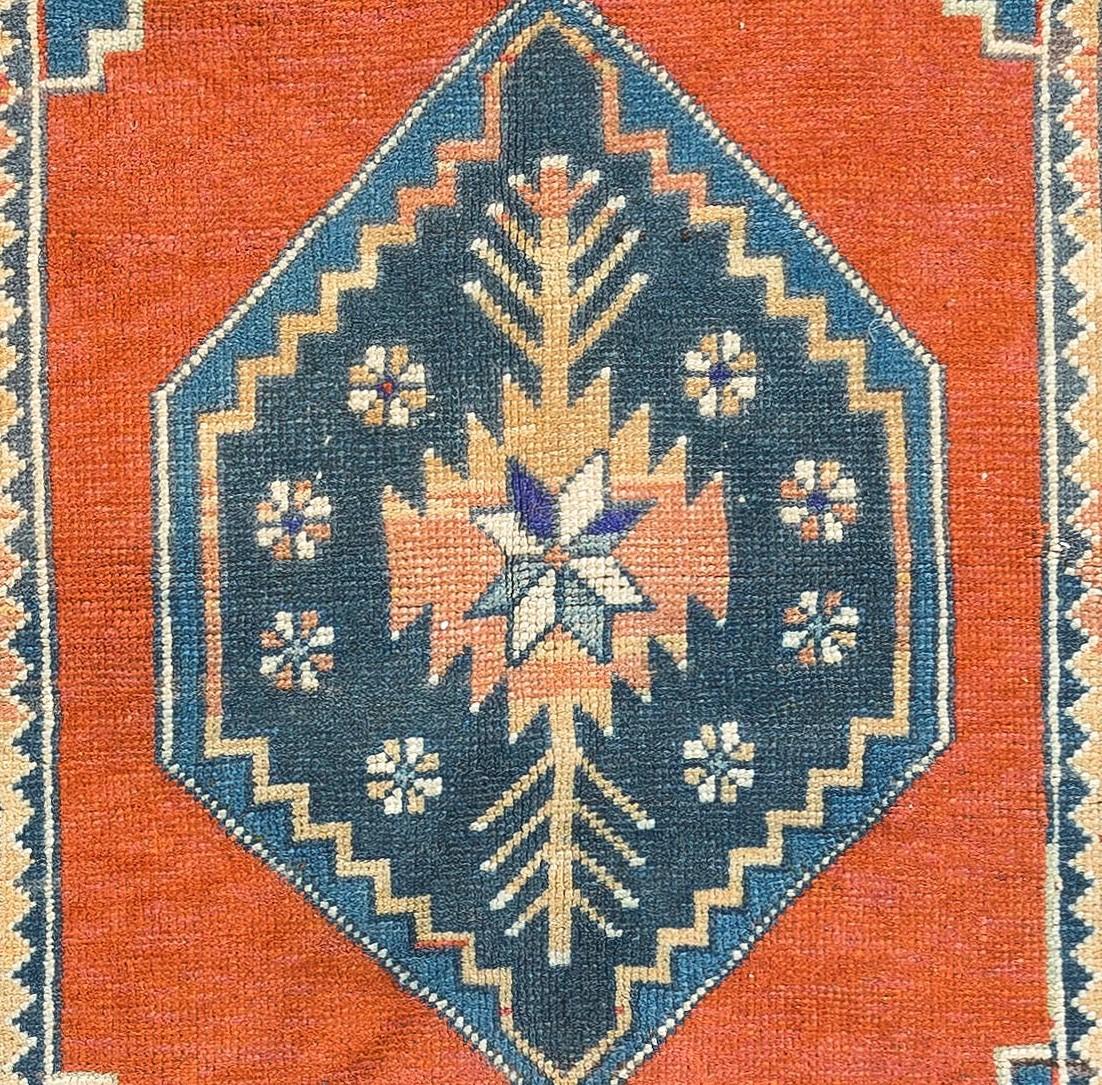 3.6x5.4 Ft Vintage C. Anatolian Rug, All Wool and Natural Dyes In Good Condition For Sale In Philadelphia, PA
