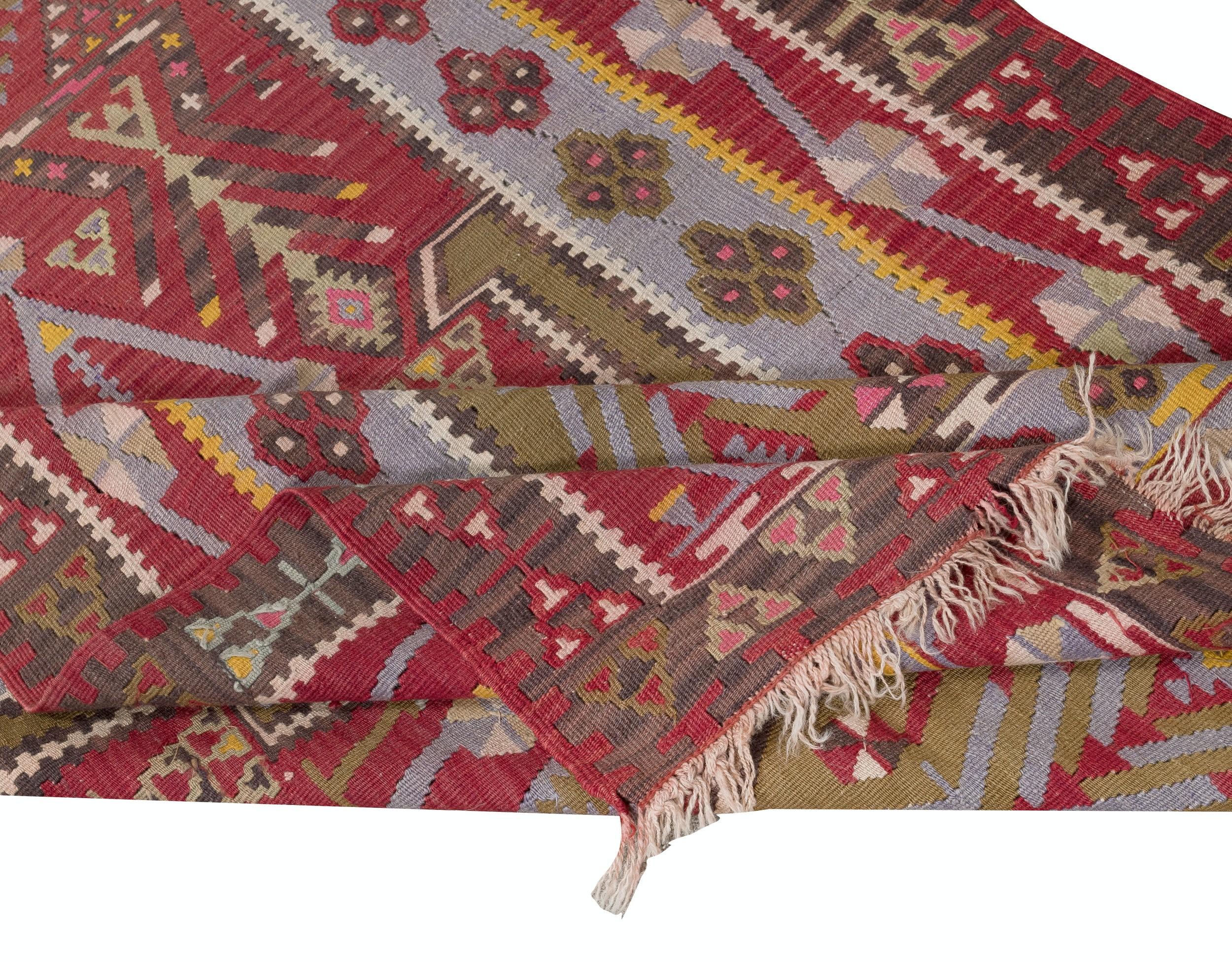 3.7x6.2 Ft Hand-Woven Turkish Kilim. 100% Wool. Vintage Flat-Weave Rug In Good Condition For Sale In Spring Valley, NY