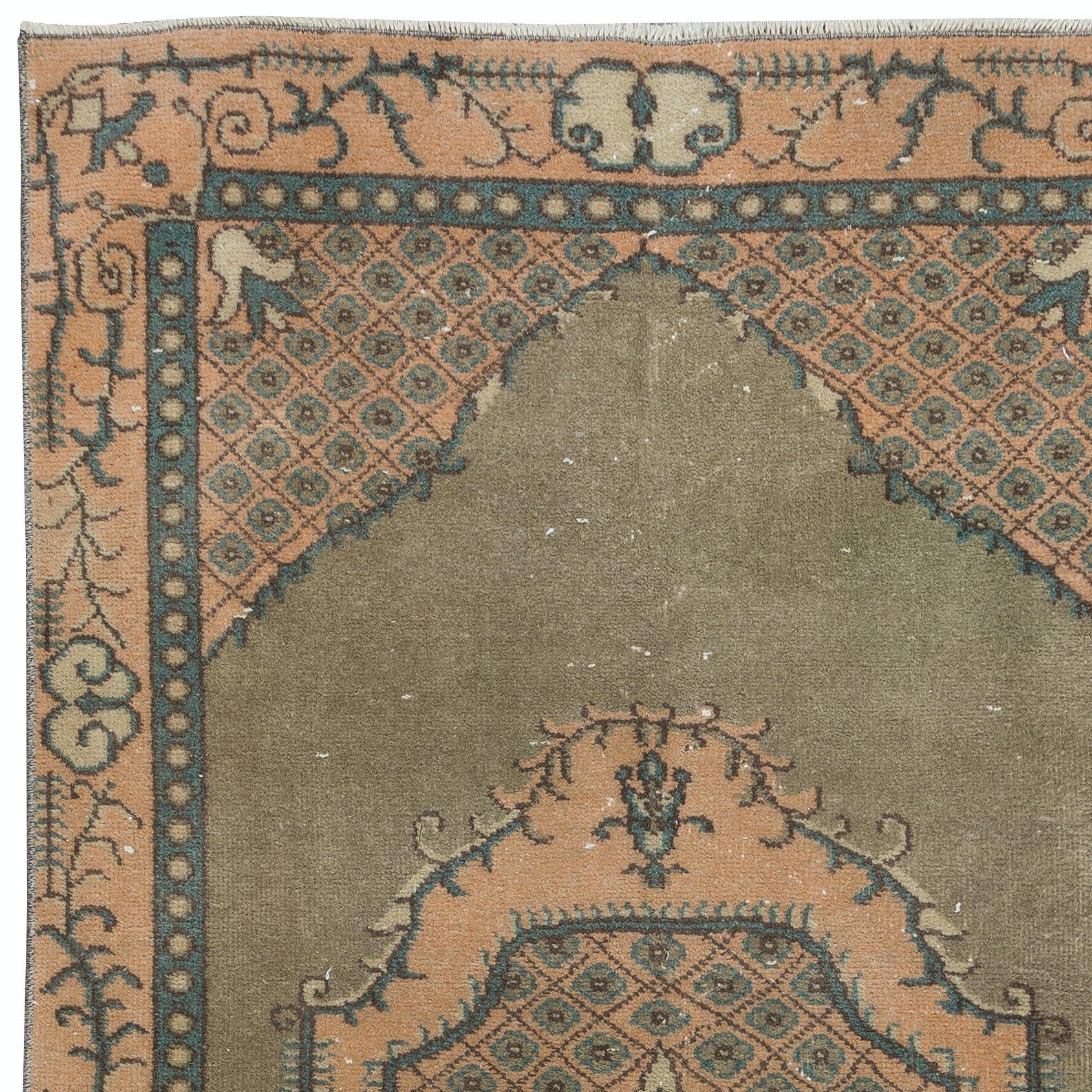 Turco Tappeto Greene & Greene, fatto a mano in Turchia, con design a medaglioni geometrici in vendita
