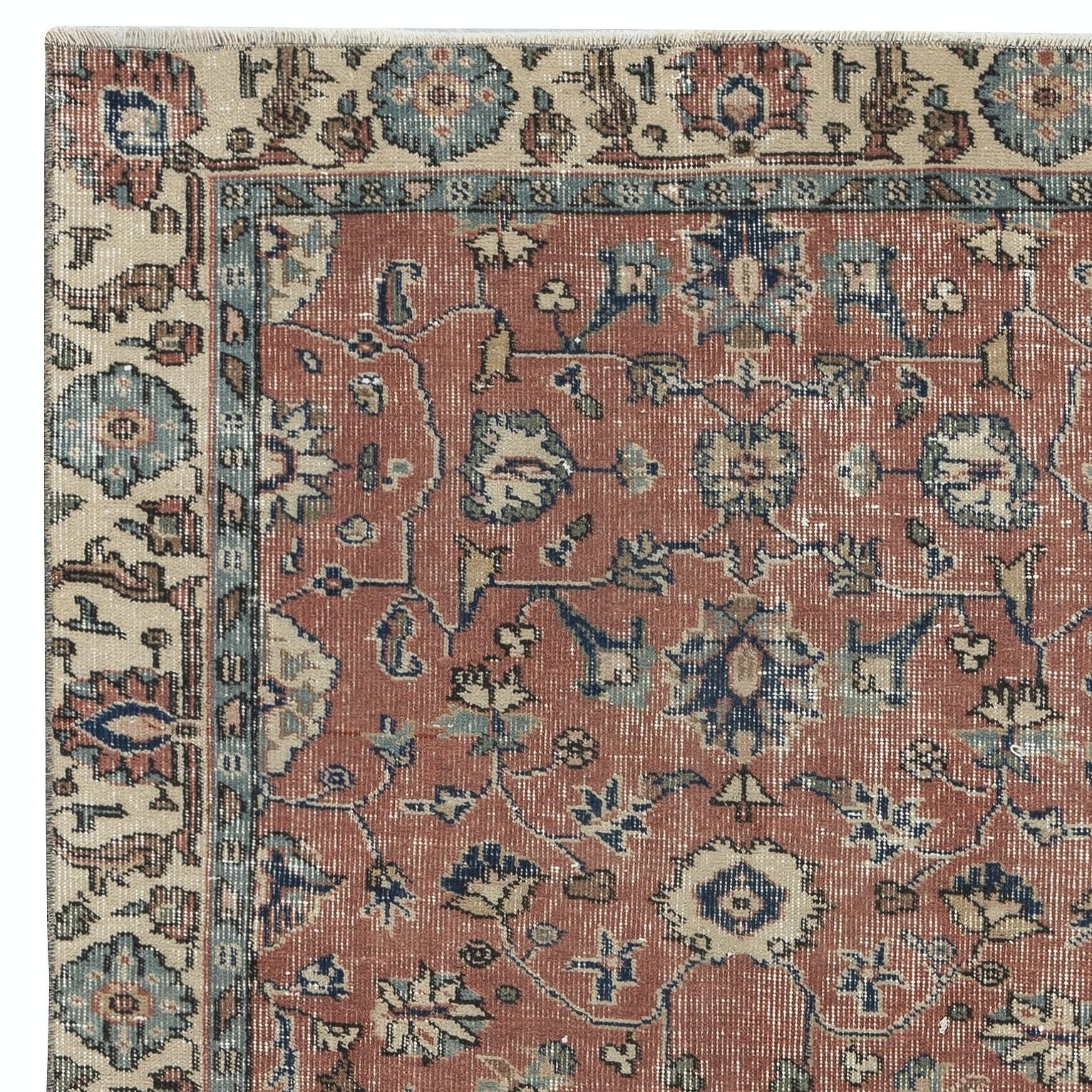 Annodato a mano 3.7x6.4 Ft Tappeto d'epoca fatto a mano in lana rossa turca con disegno floreale in vendita